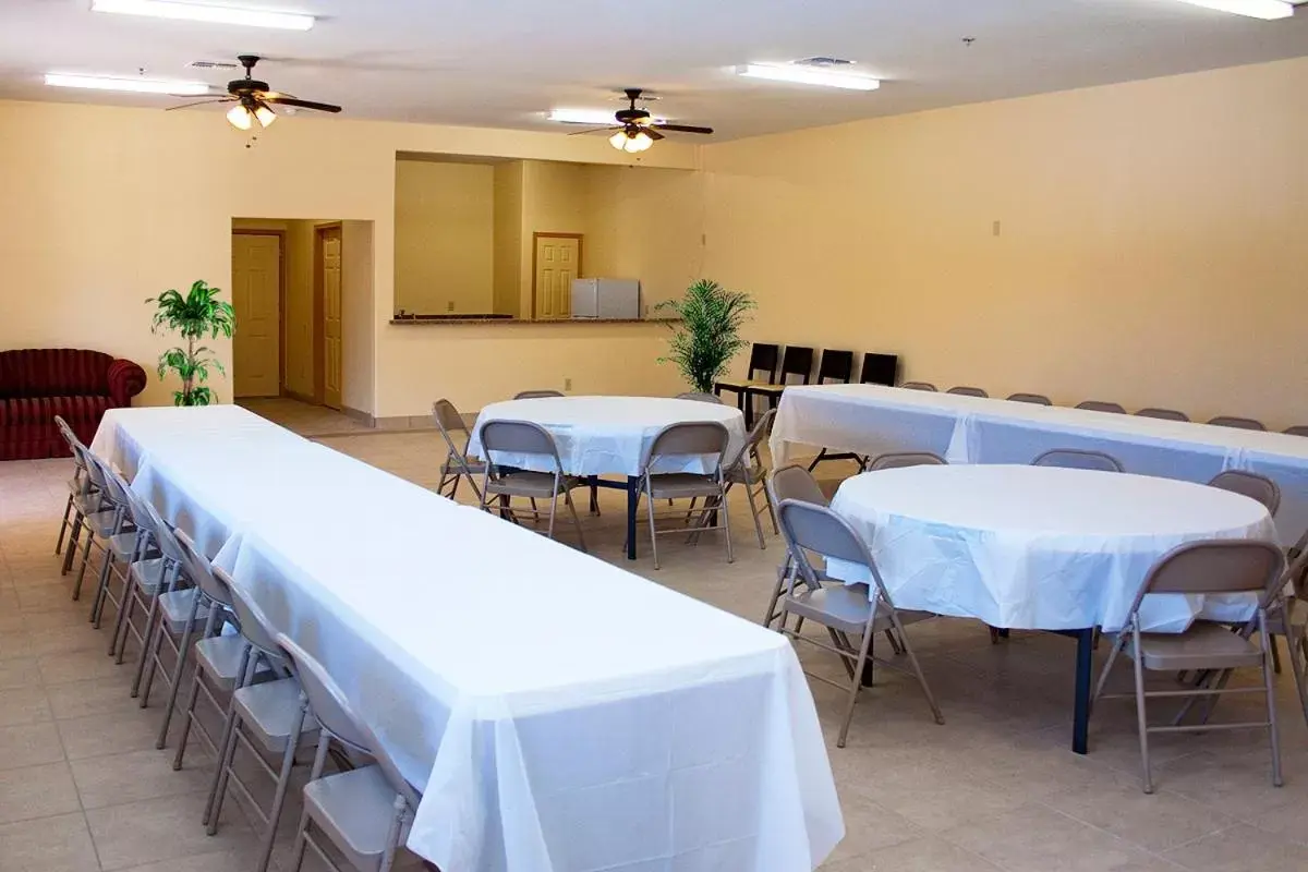 Banquet/Function facilities, Business Area/Conference Room in Guest Inn San Benito/Harlingen