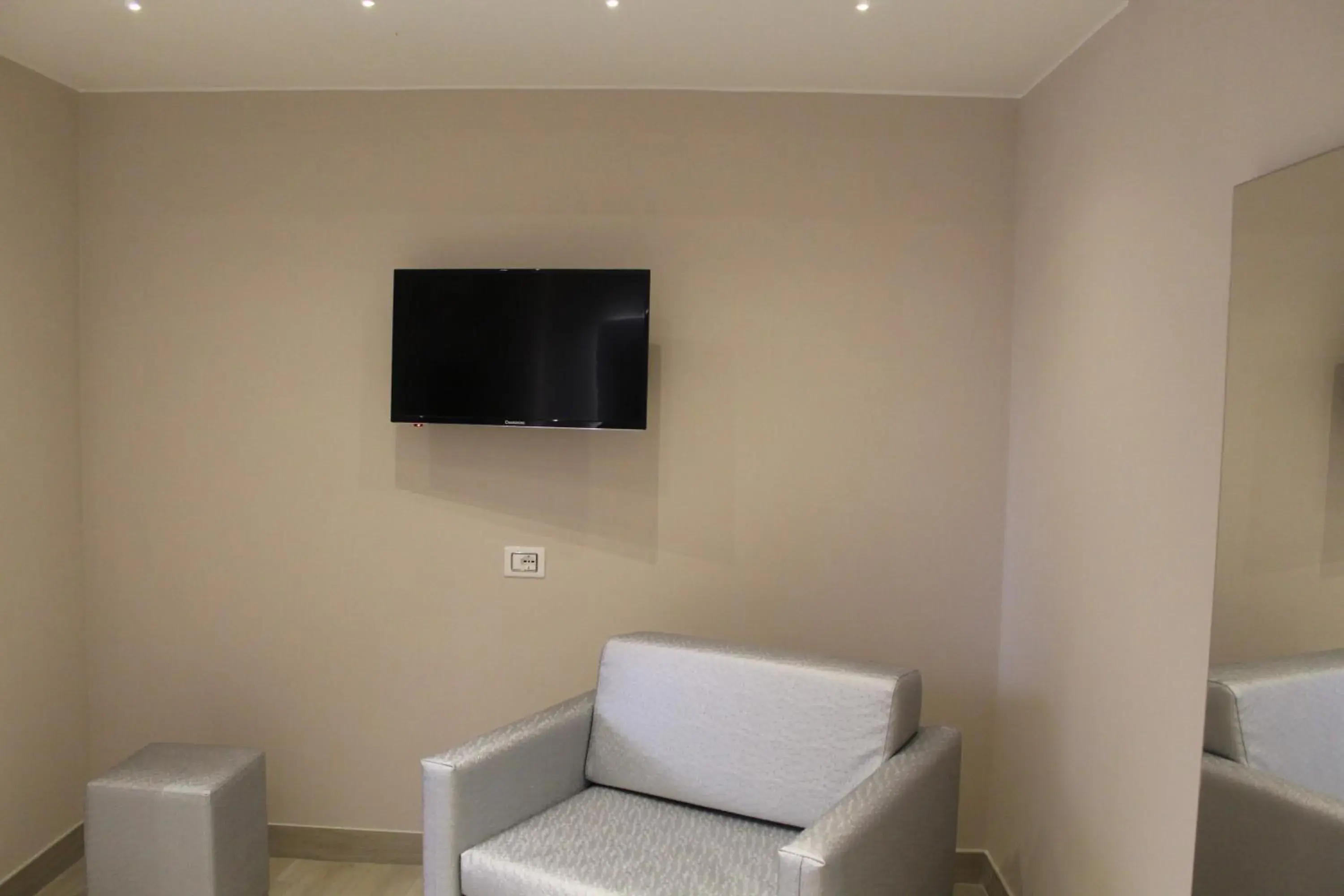 TV and multimedia, Seating Area in Hotel Danieli La Castellana