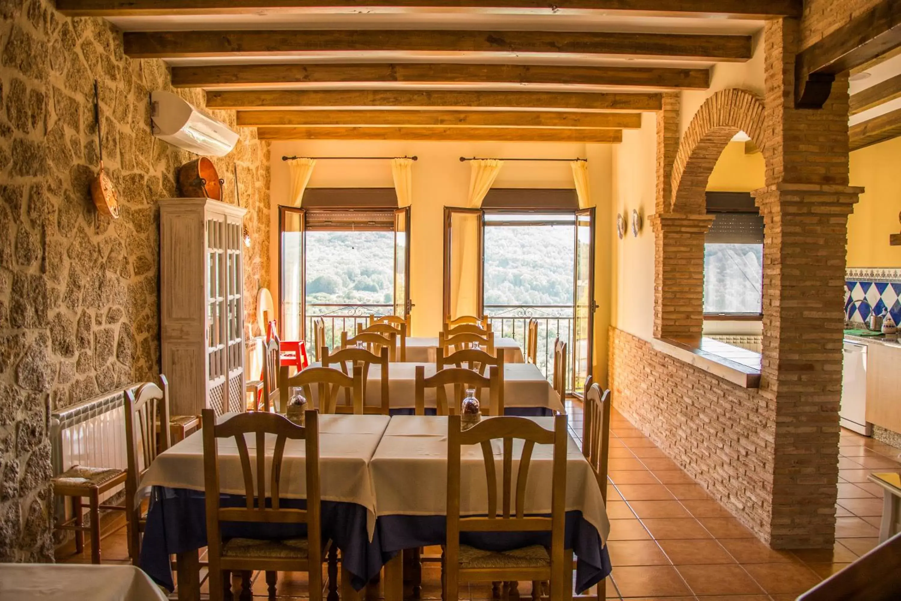 Property building, Restaurant/Places to Eat in Casa Rural Fuente El Boticario
