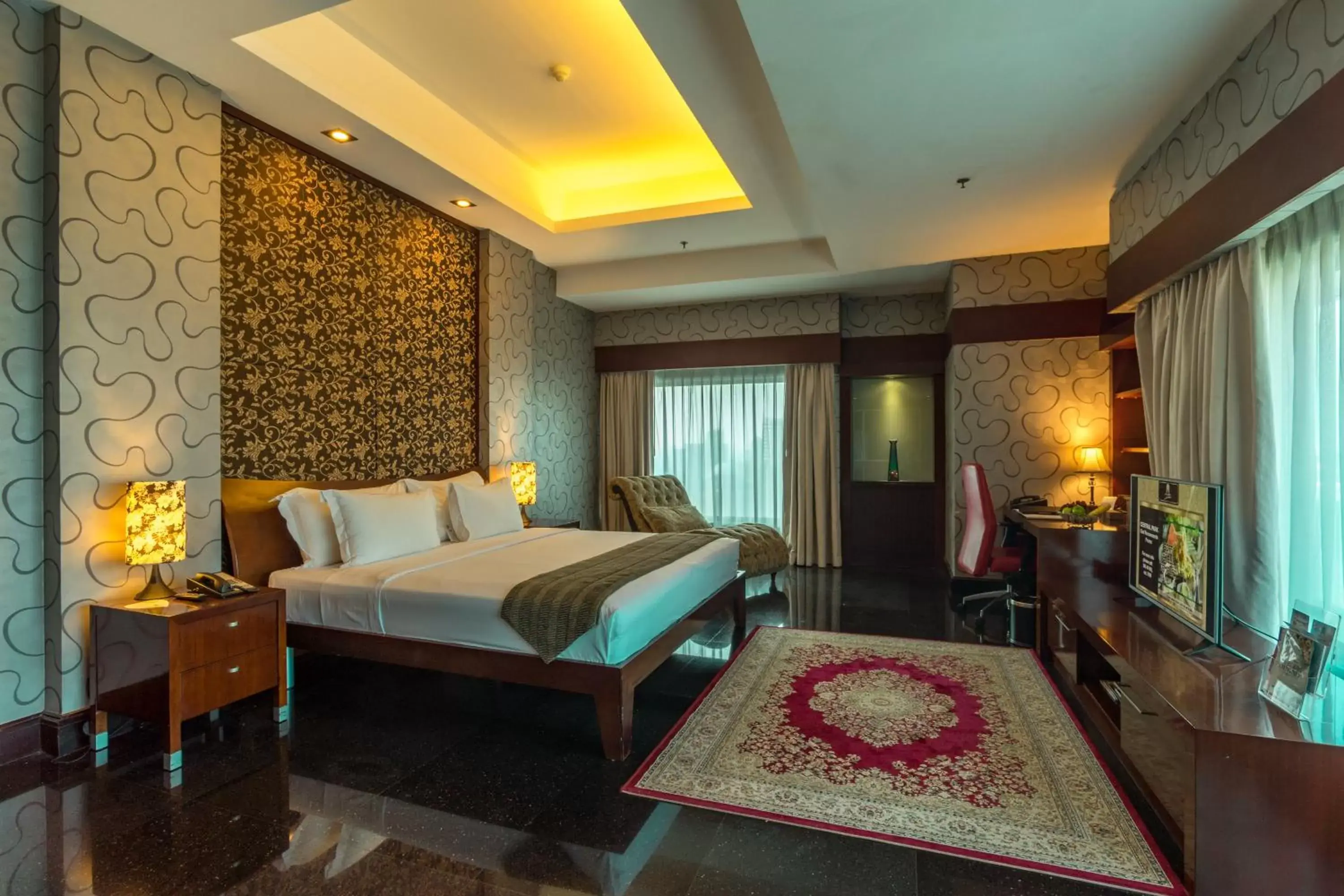 Bed in Manhattan Hotel Jakarta