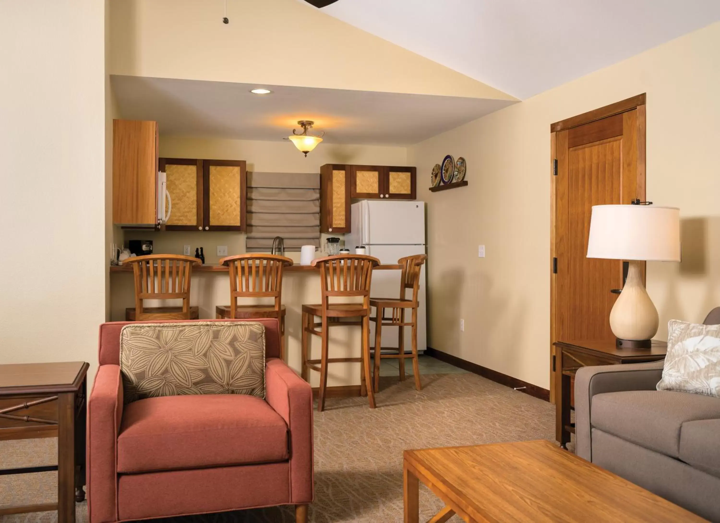 Kitchen or kitchenette, Seating Area in Wyndham Kona Hawaiian Resort