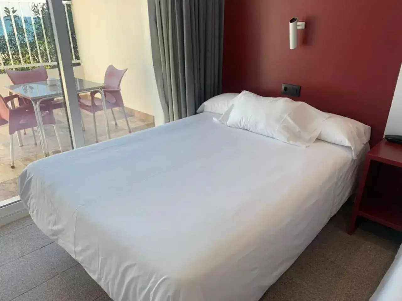 Shower, Bed in Hospedium Hotel Continental