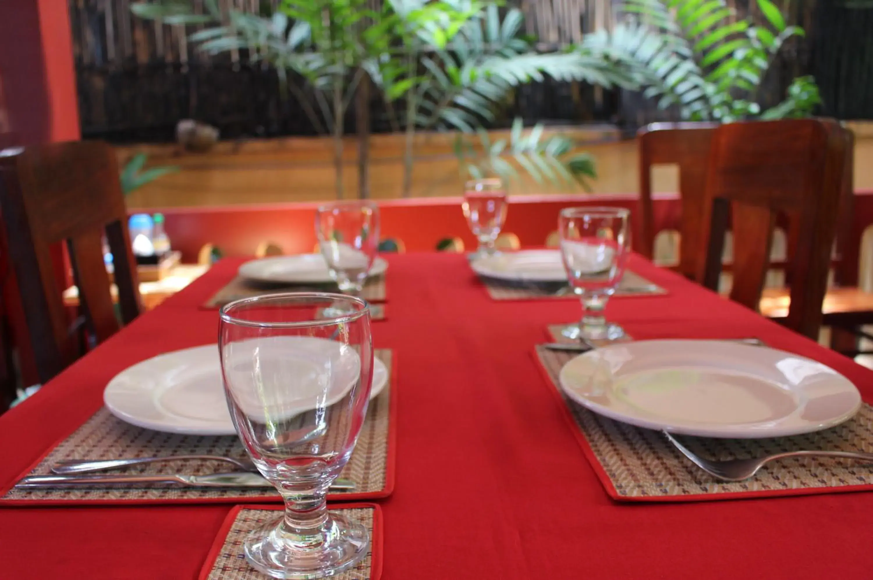 Restaurant/Places to Eat in Bou Savy Guesthouse