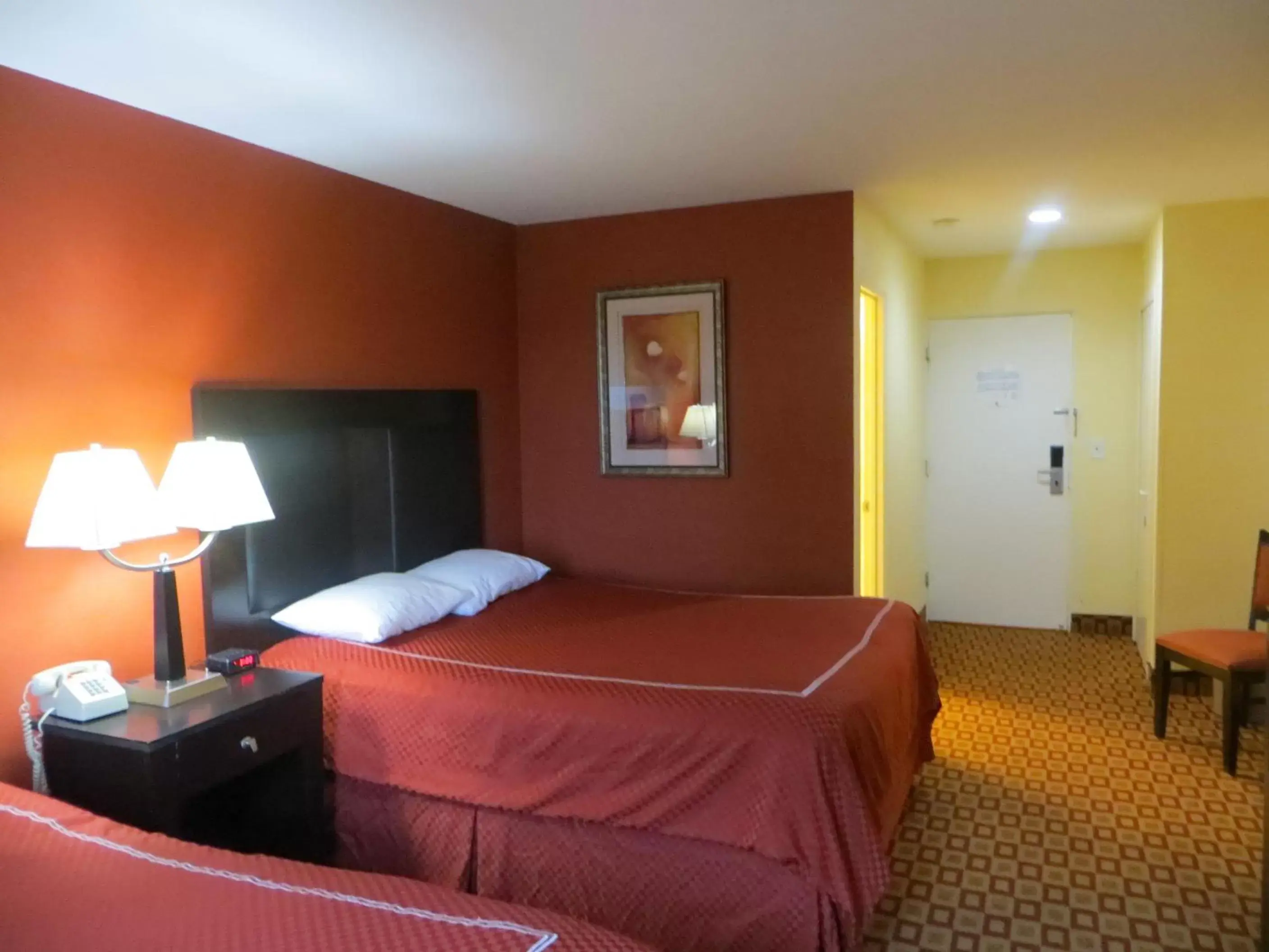 Queen Room with Two Queen Beds - Non-Smoking in Super 8 by Wyndham Chicago Northlake O'Hare South