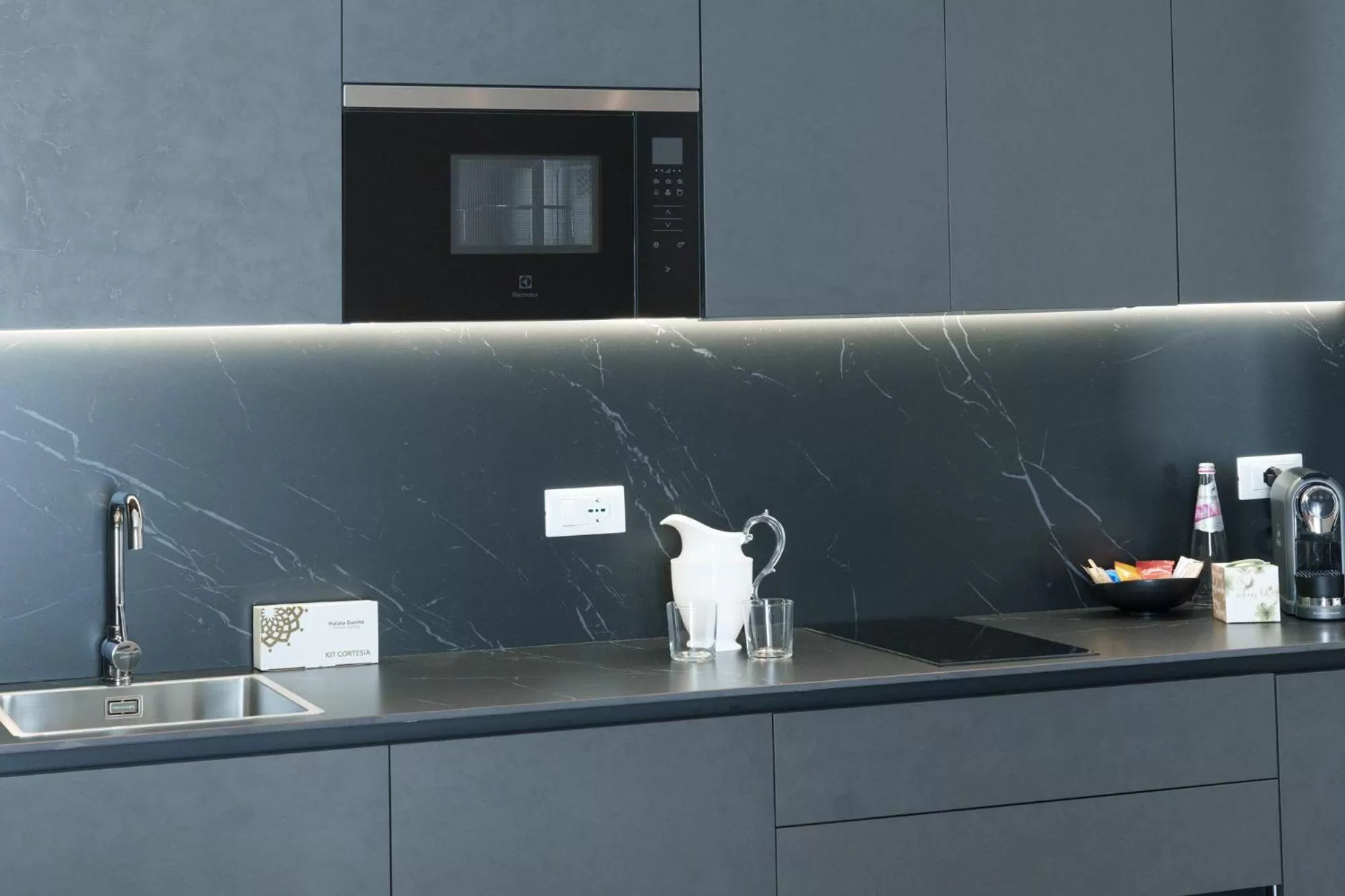 Coffee/tea facilities in Vi Suites