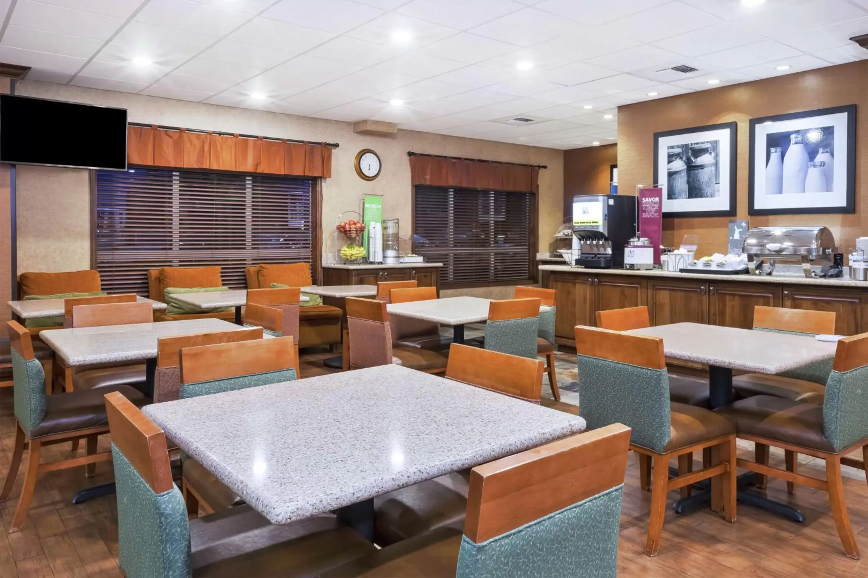 Breakfast, Restaurant/Places to Eat in Hampton Inn Idaho Falls