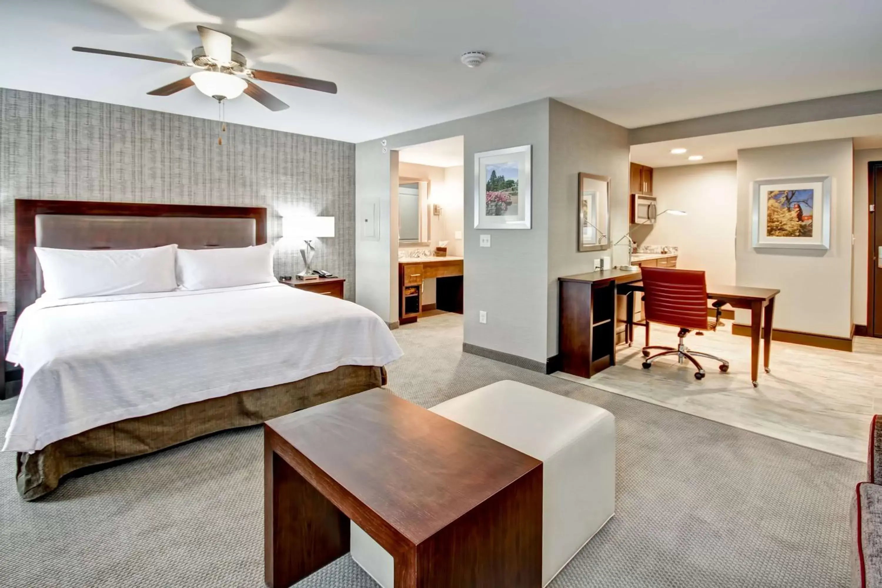 Bedroom in Homewood Suites by Hilton Bridgewater/Branchburg