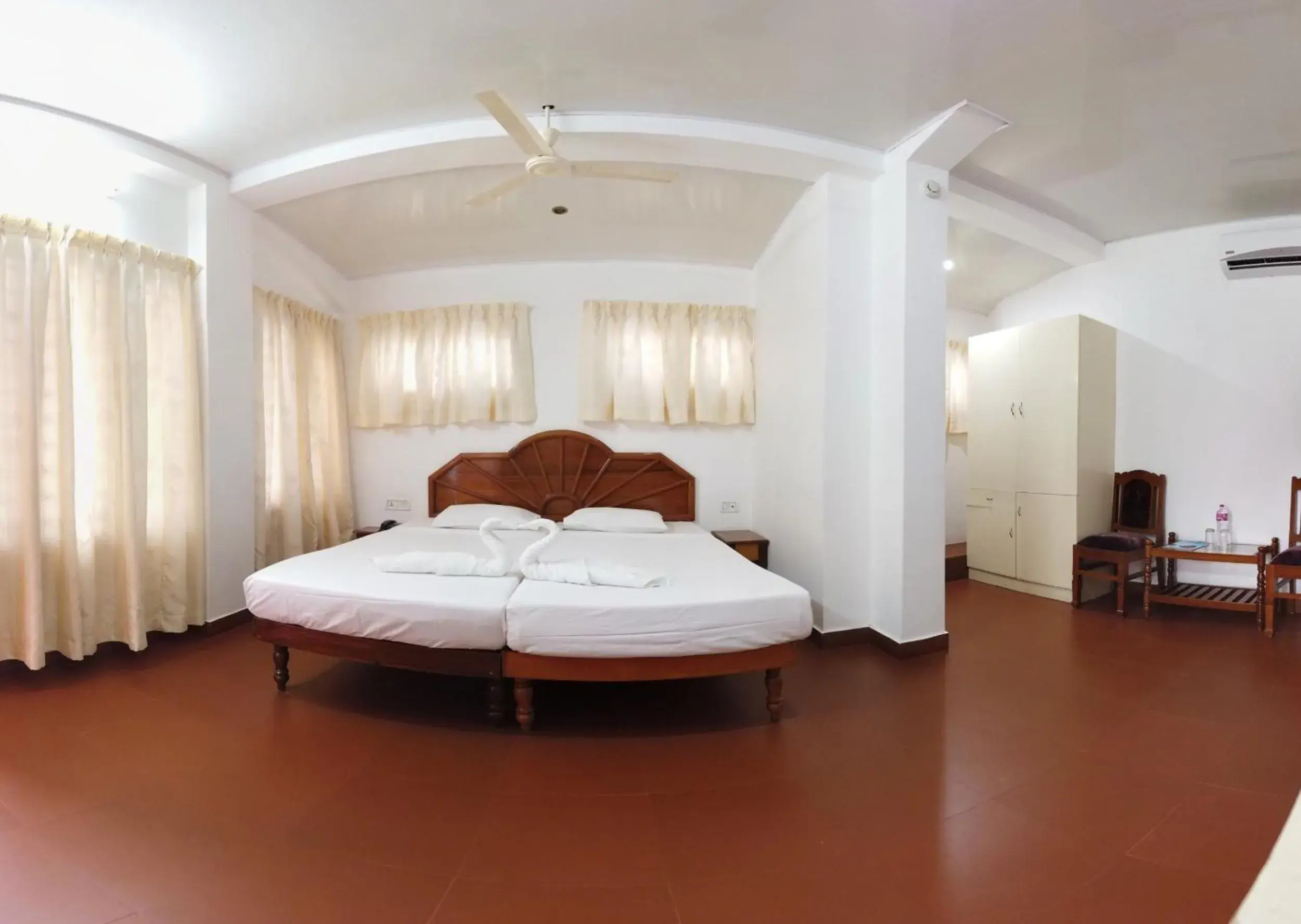 Photo of the whole room, Bed in Hotel Marine Palace