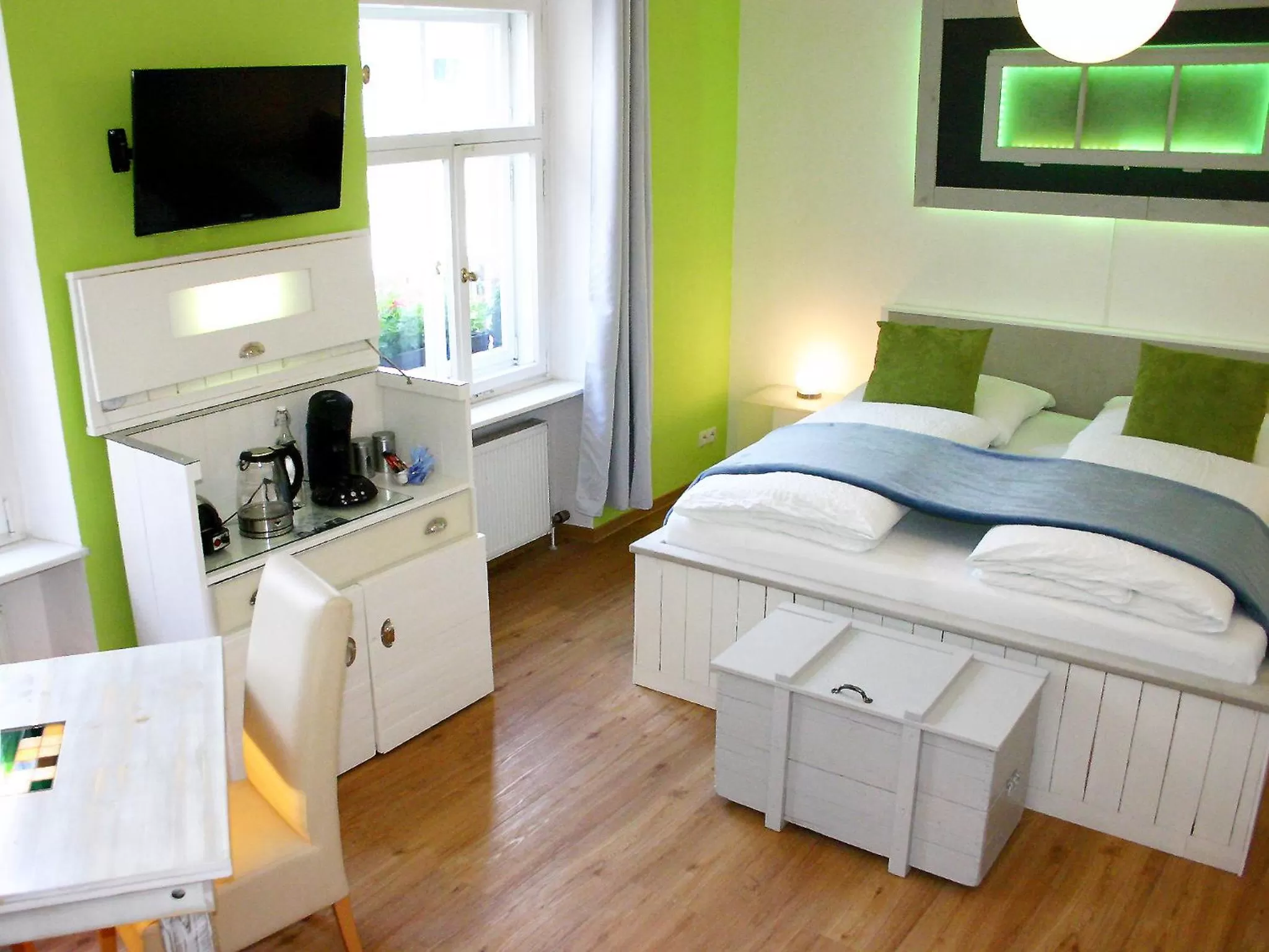 Photo of the whole room, Bed in Boutique Hotel Little Venezia