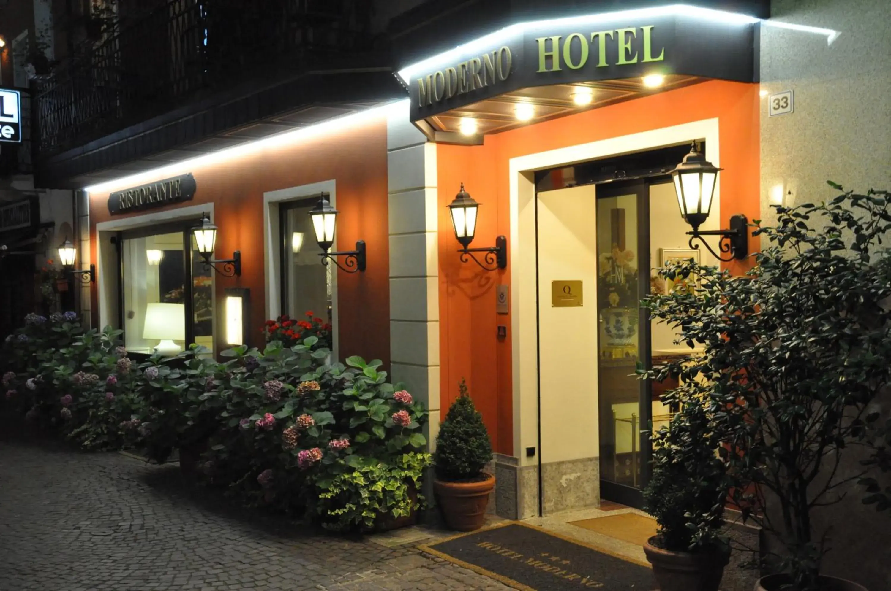 Facade/entrance in Hotel Moderno