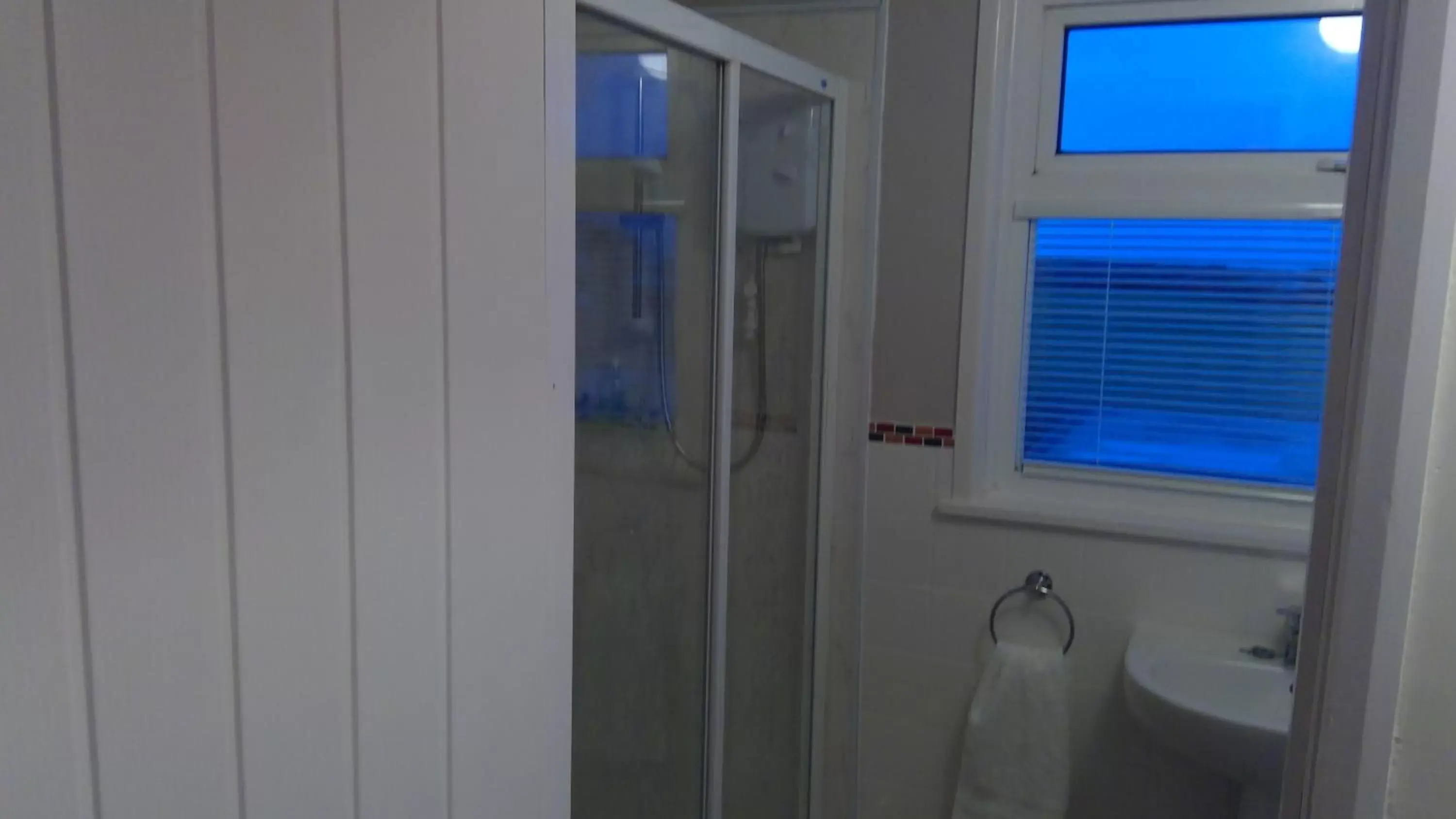 Shower, Bathroom in Trevarrian Lodge