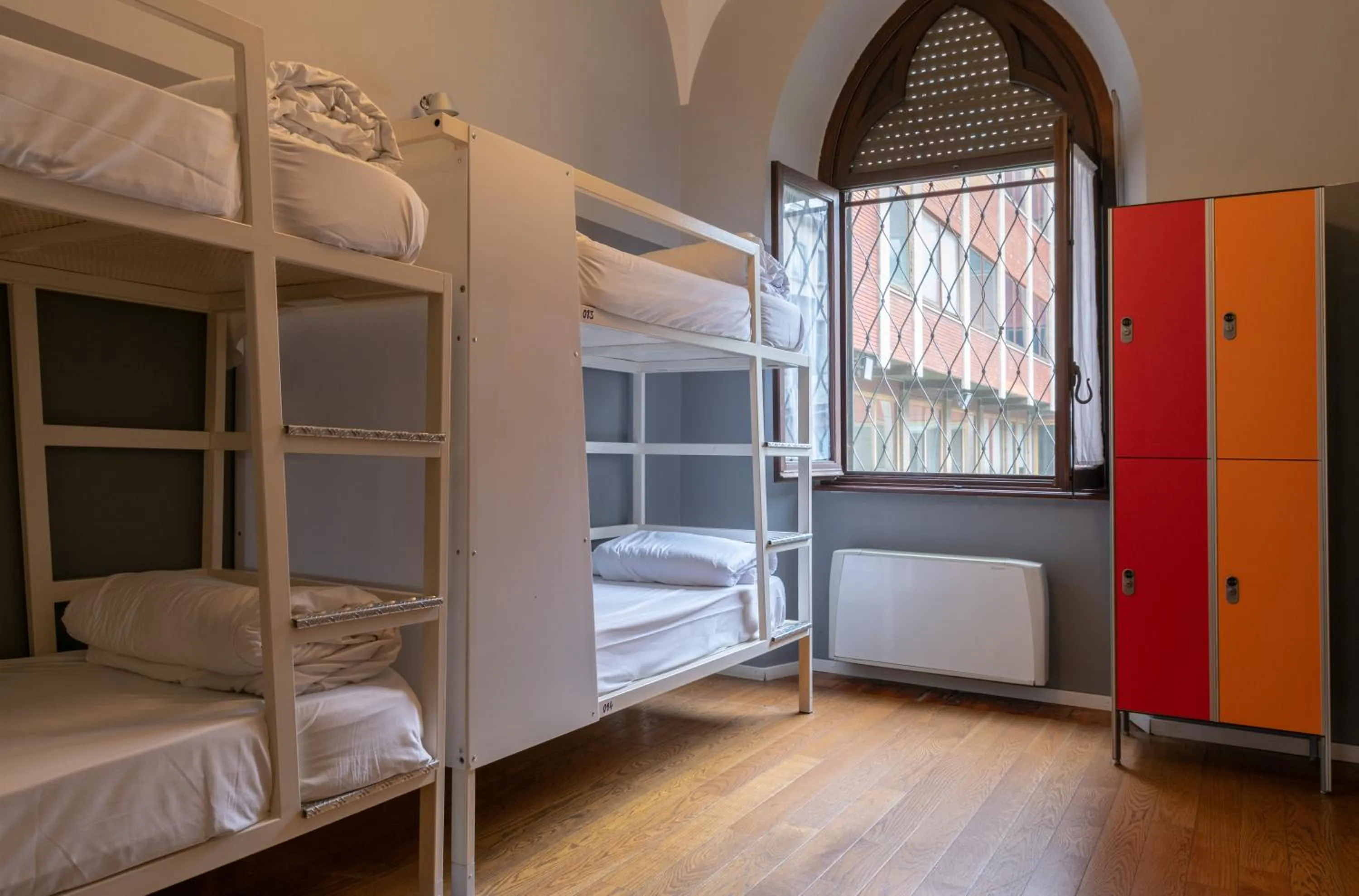 Bed in Babila Hostel & Bistrot