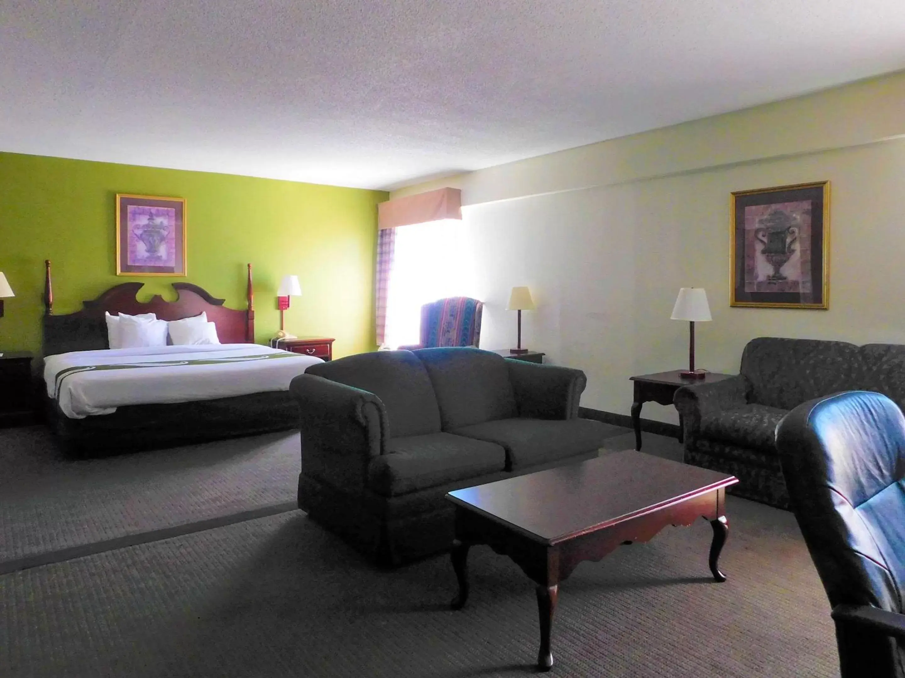 Photo of the whole room in Quality Inn & Suites Thomasville