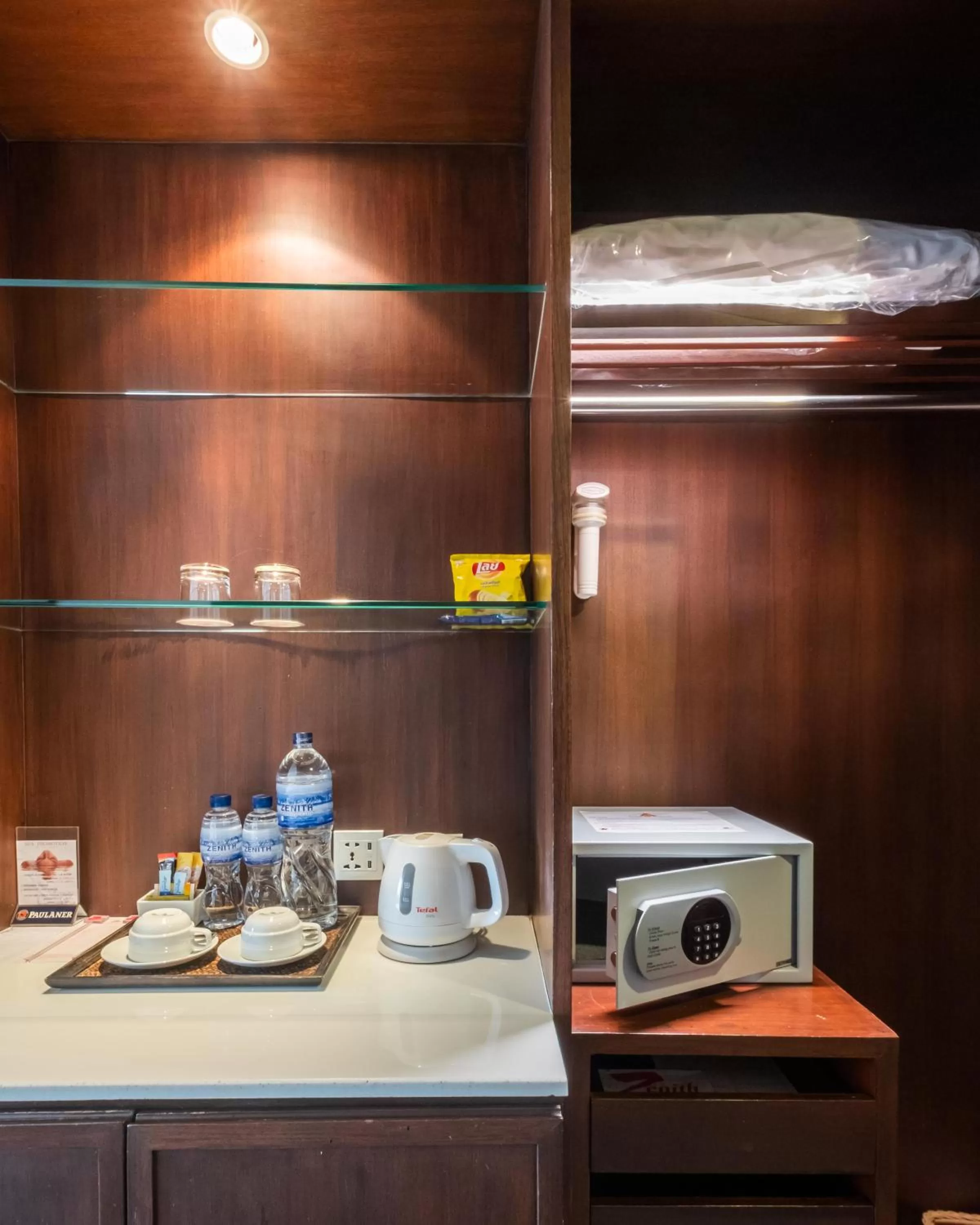 Coffee/tea facilities in Zenith Sukhumvit Hotel, Bangkok