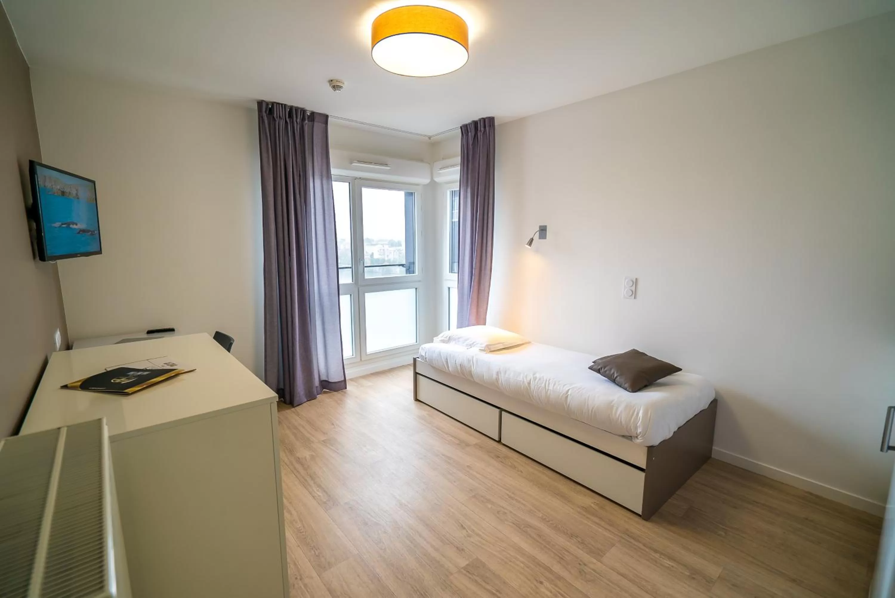 Bedroom, Bed in All Suites Appart Hôtel - Choisy-le-Roi