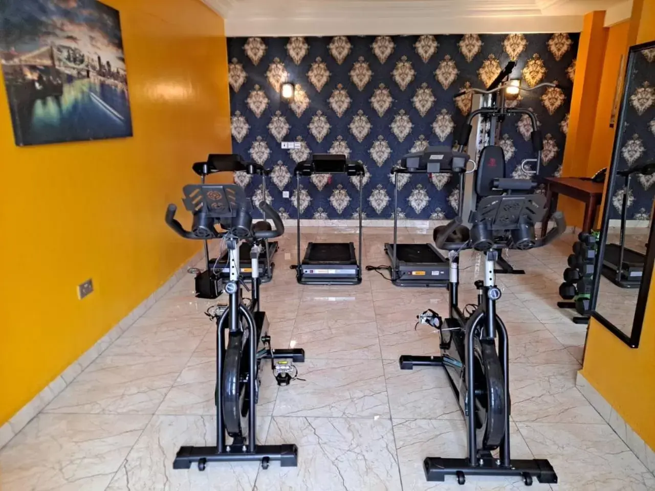 Fitness centre/facilities in Marriot Metropolitan Hotel Fitness centre/facilities in Marriot Metropolitan Hotel