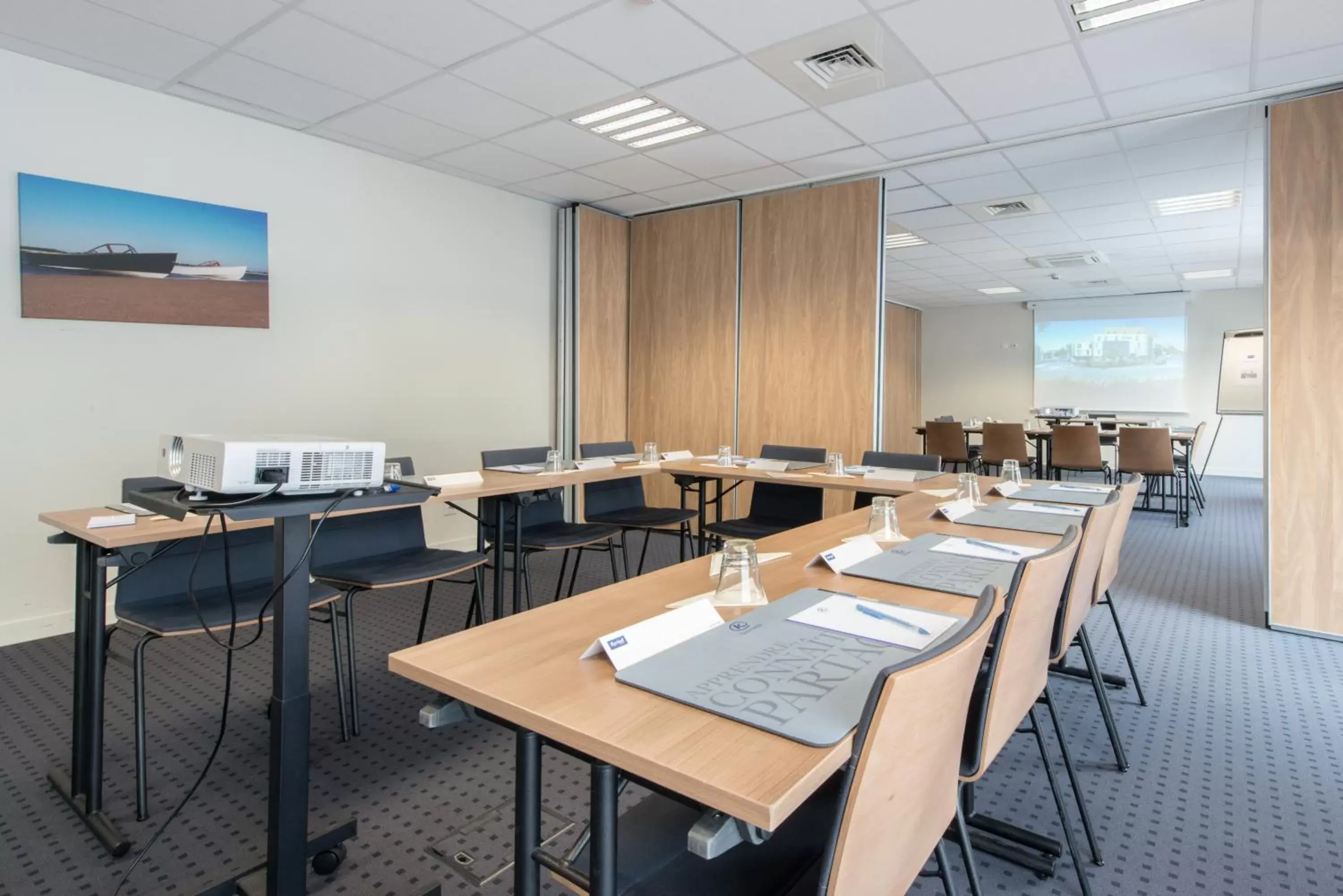 Meeting/conference room, Business Area/Conference Room in Kyriad La Rochelle Centre - Les Minimes