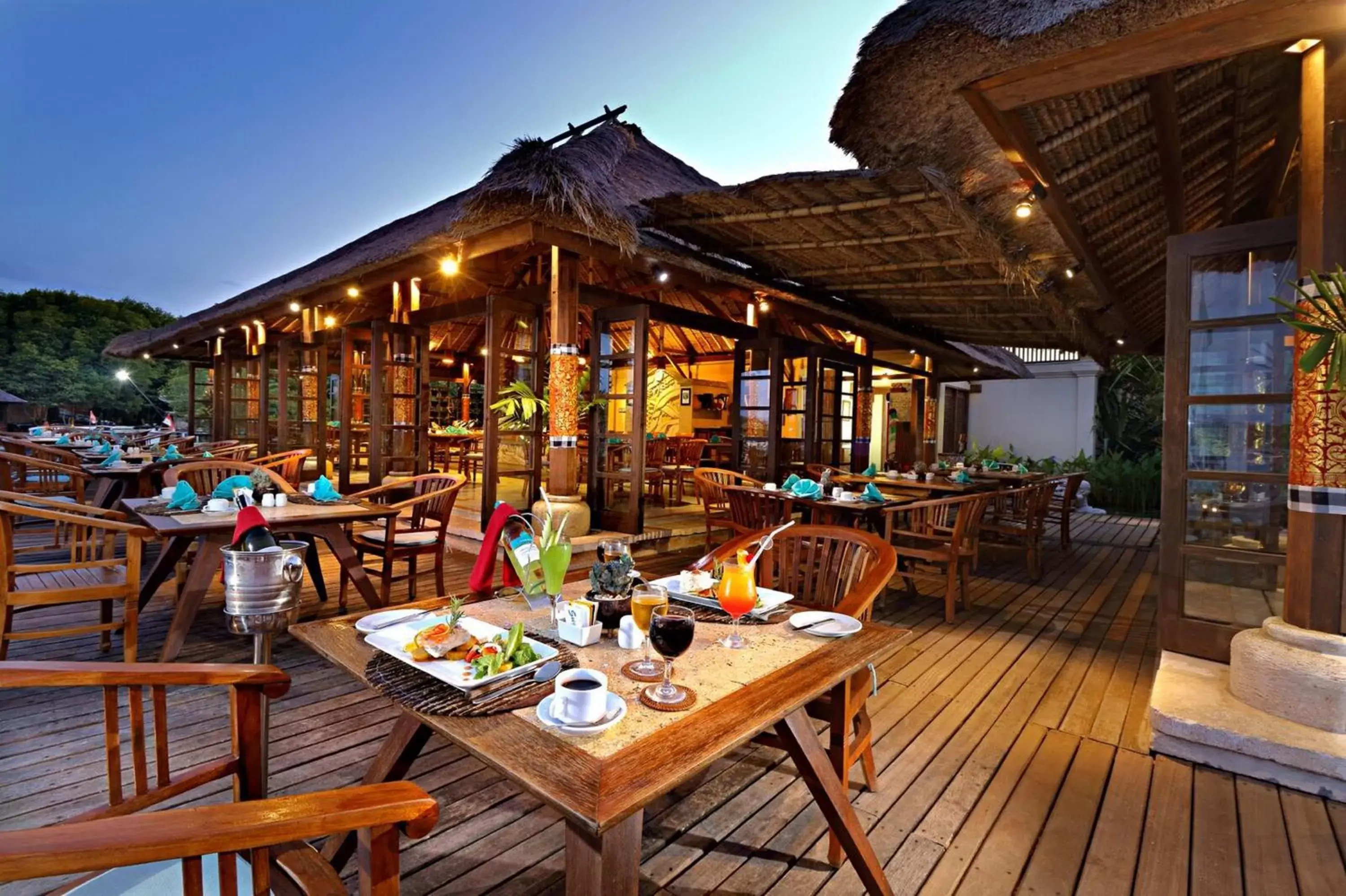 Restaurant/Places to Eat in Mimpi Resort Menjangan