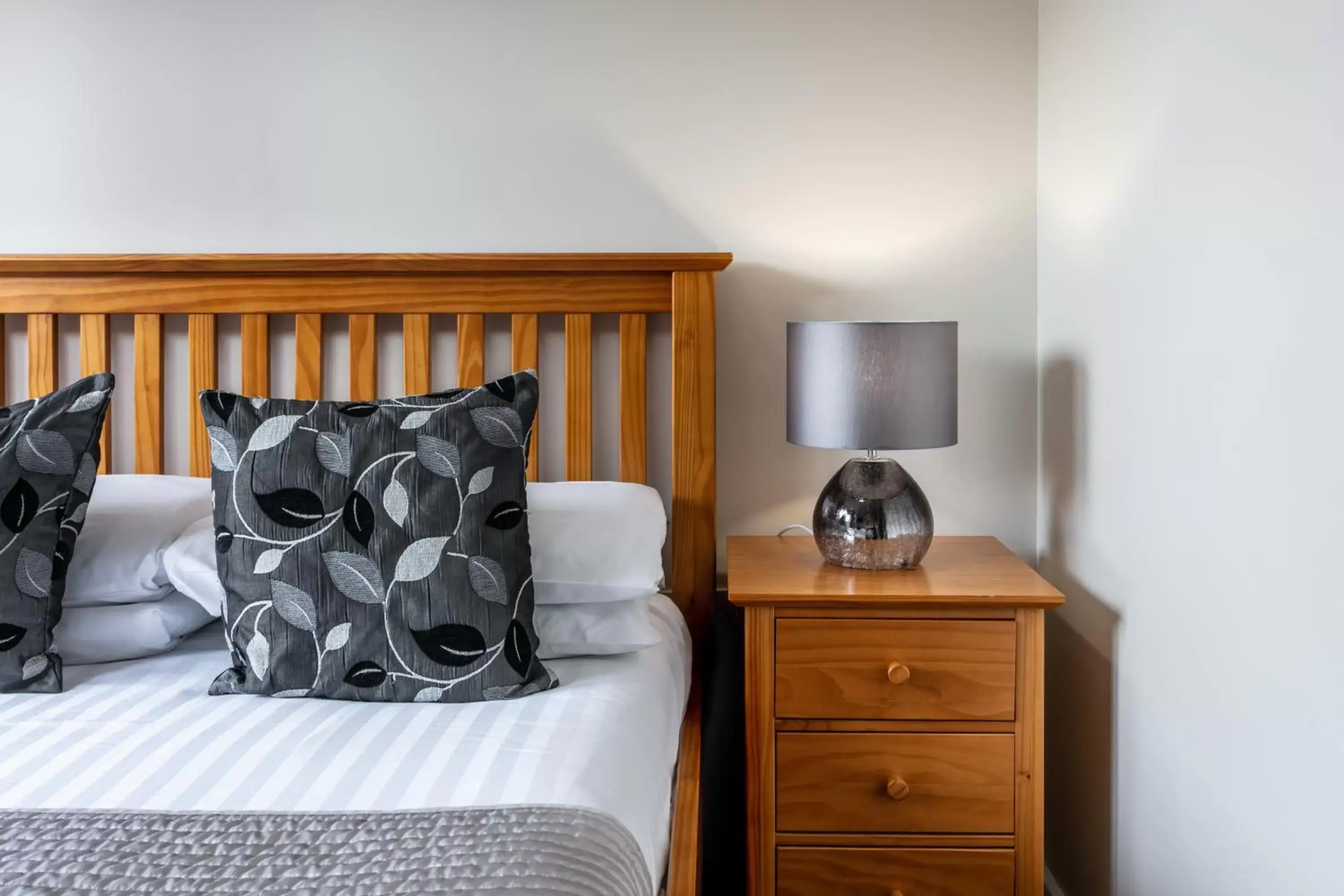 Bedroom, Bed in Roydon Marina Village Hotel