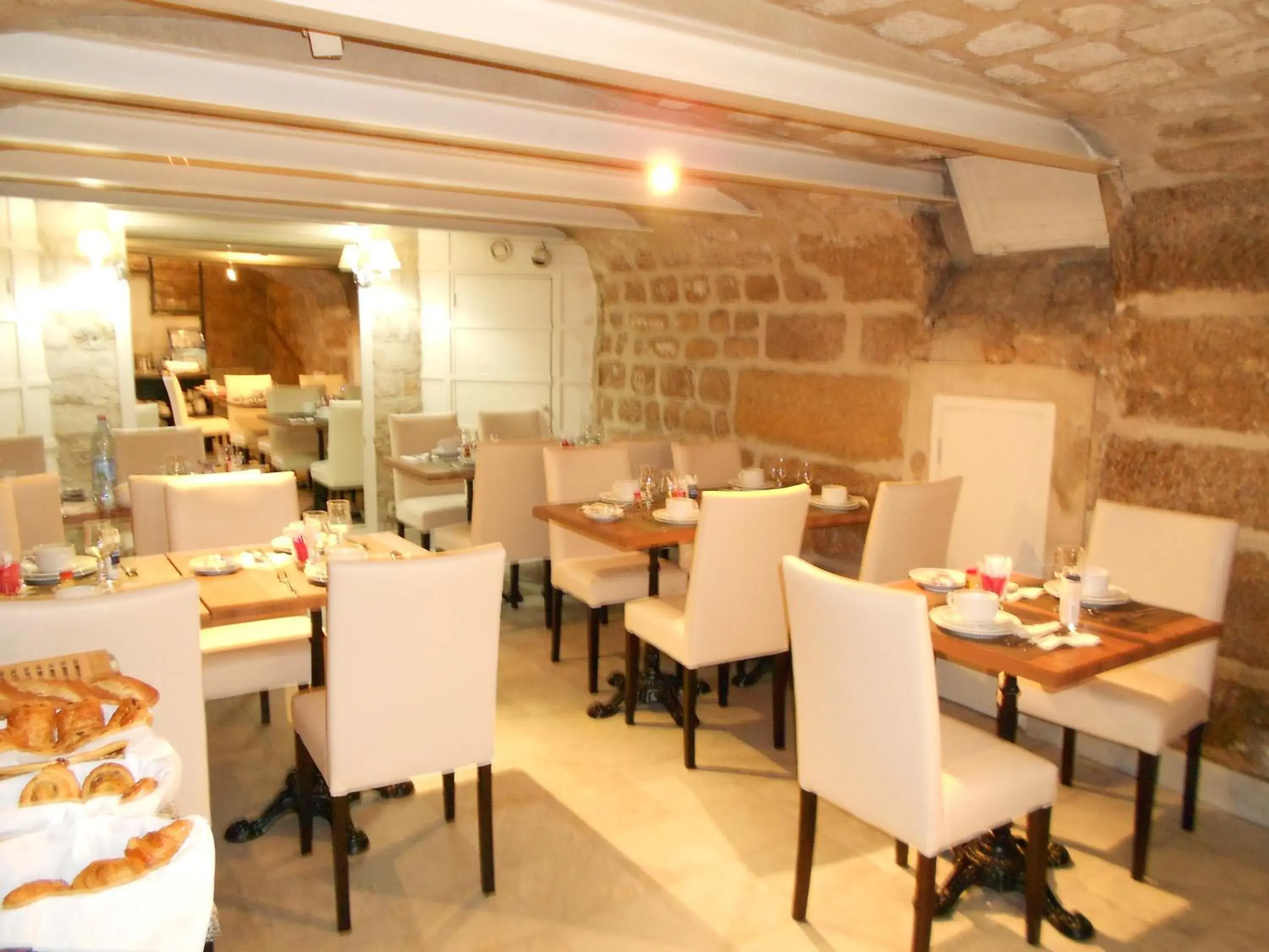 Restaurant/Places to Eat in Hôtel Du Leman