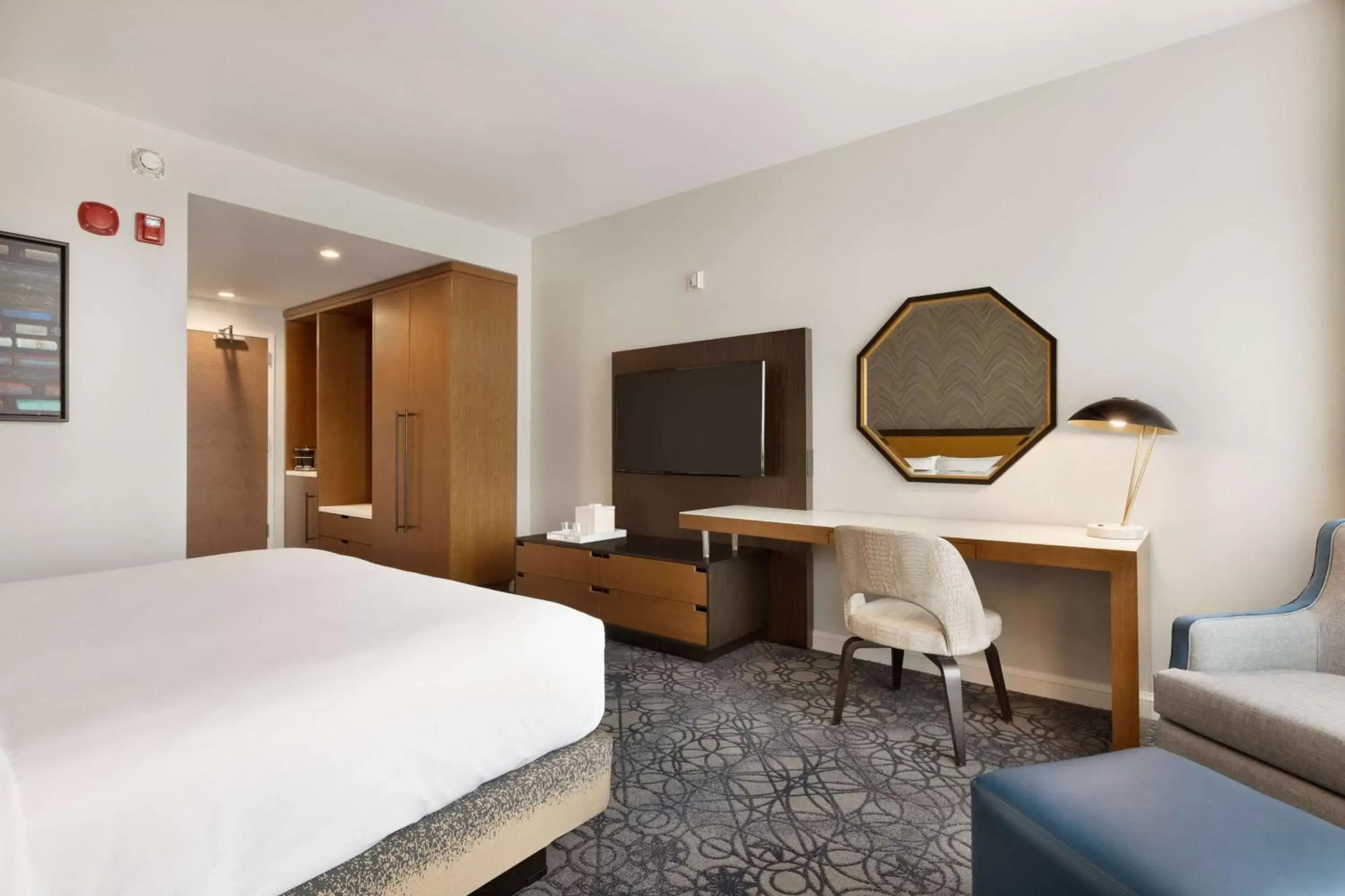 Bedroom, Bed in Hilton Alpharetta Atlanta Bedroom, Bed in Hilton Alpharetta Atlanta