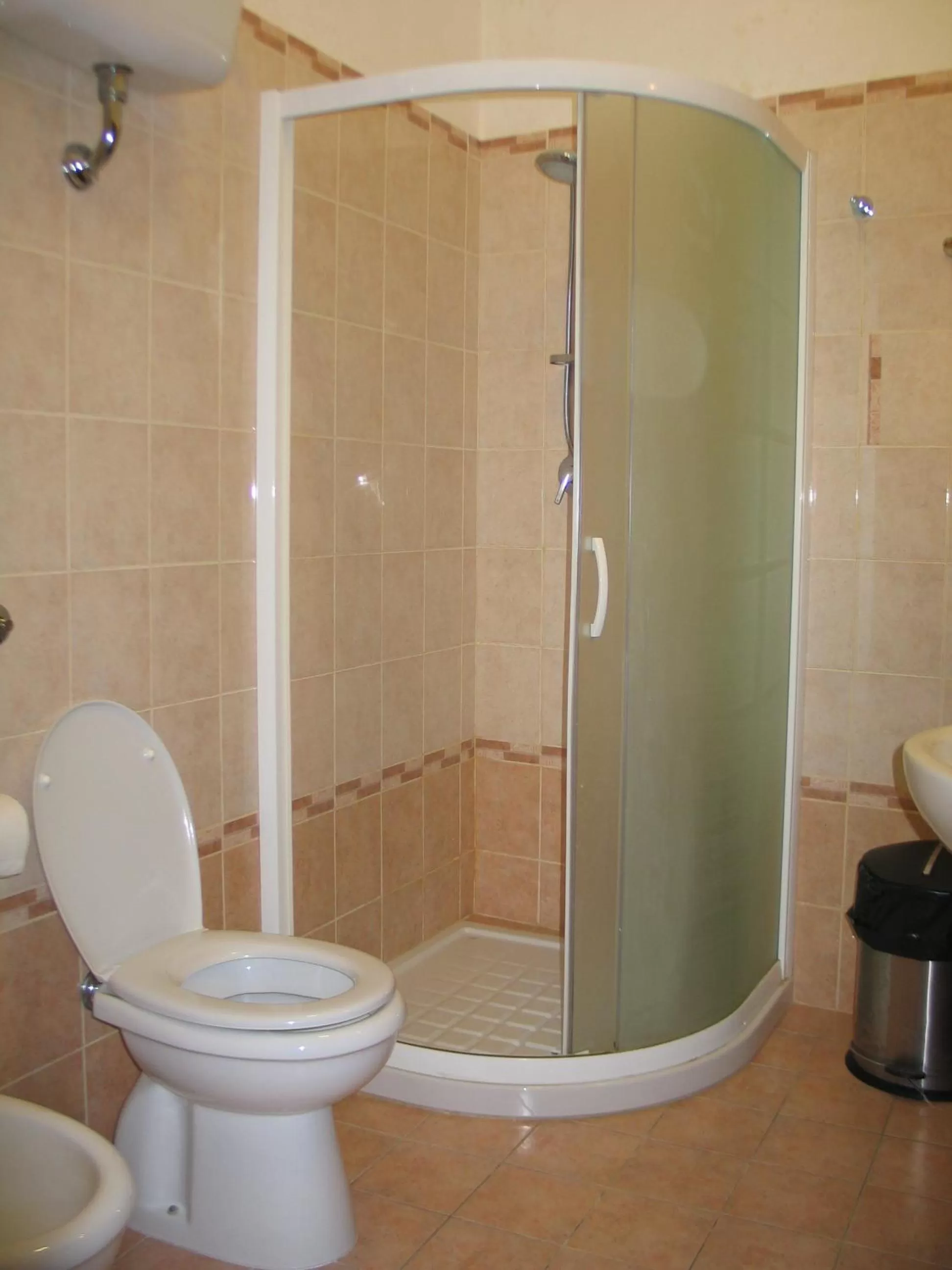 Shower, Bathroom in Hotel Bed & Breakfast Minu'