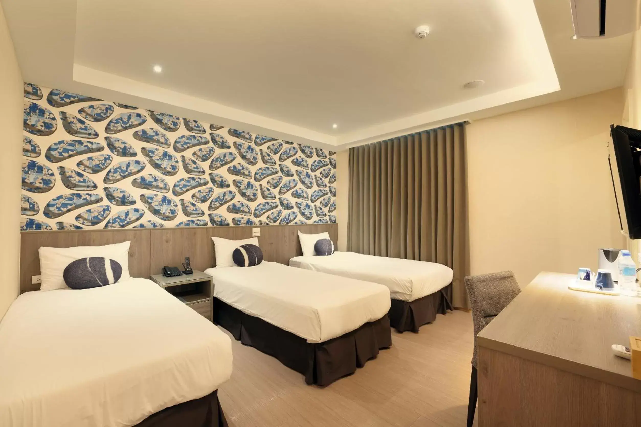 Breakfast, Bed in TC Hotel - Hualien Zhongxiao