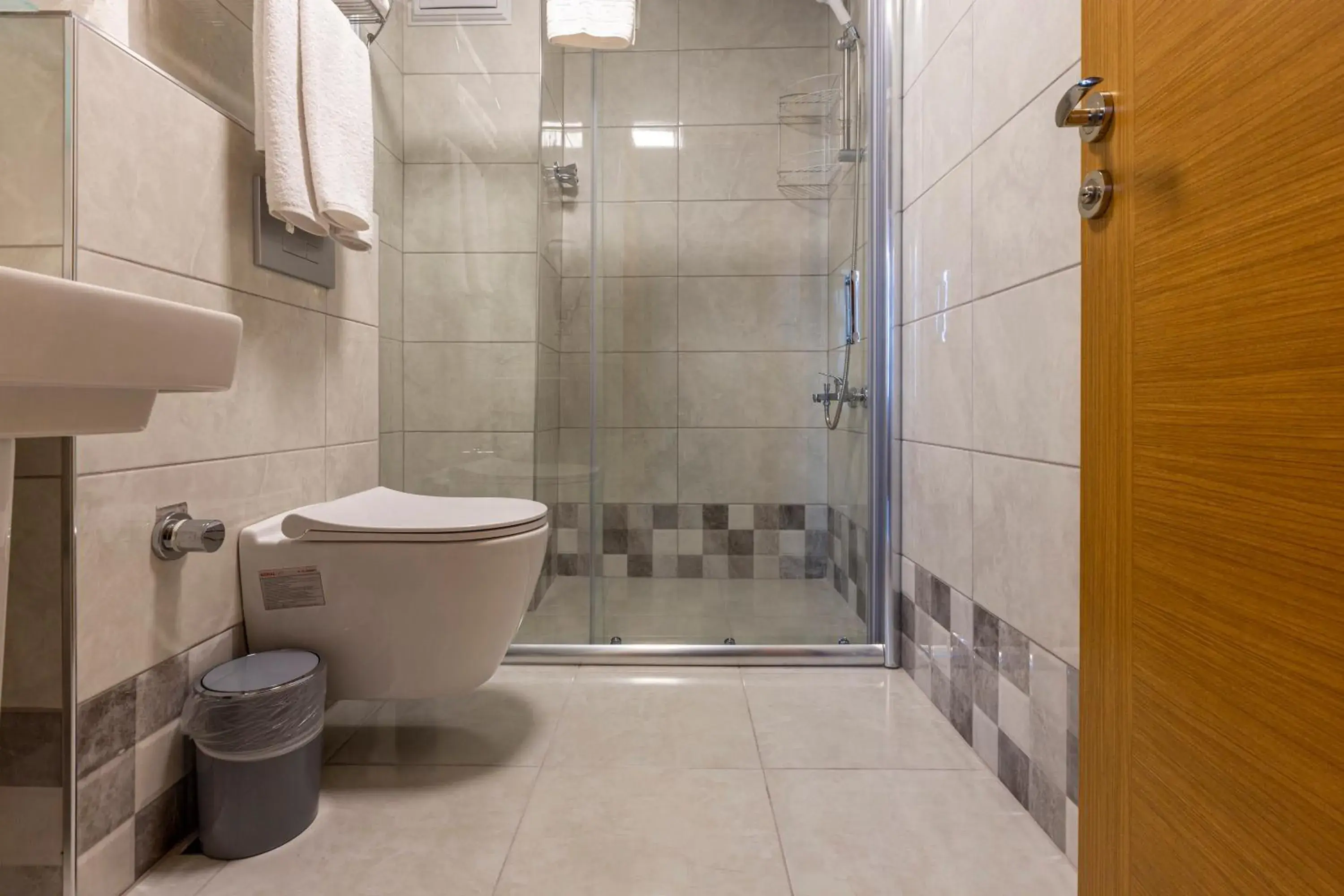 Shower in Antalya Business Hotel Shower in Antalya Business Hotel