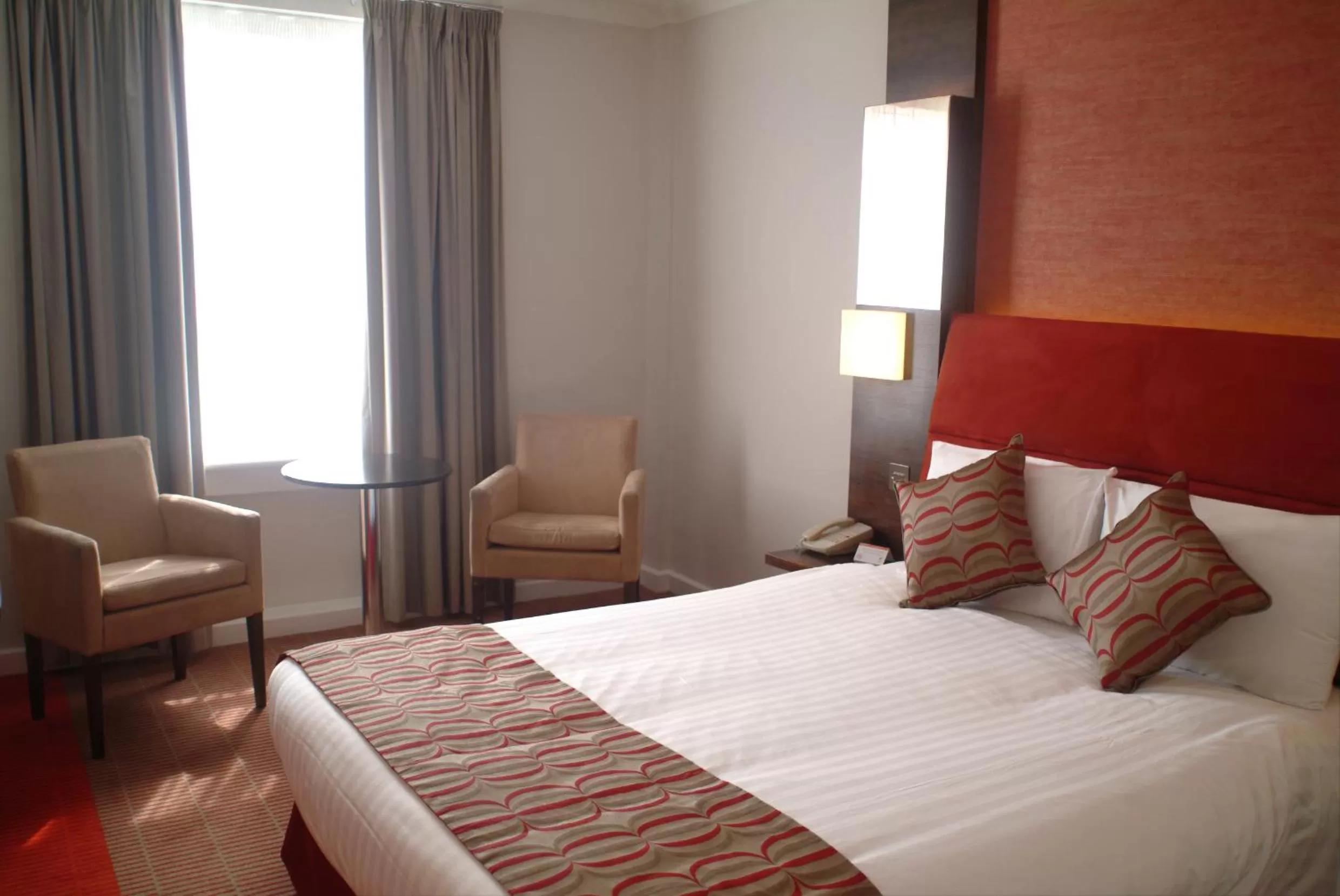 Photo of the whole room, Bed in The Dragon Hotel