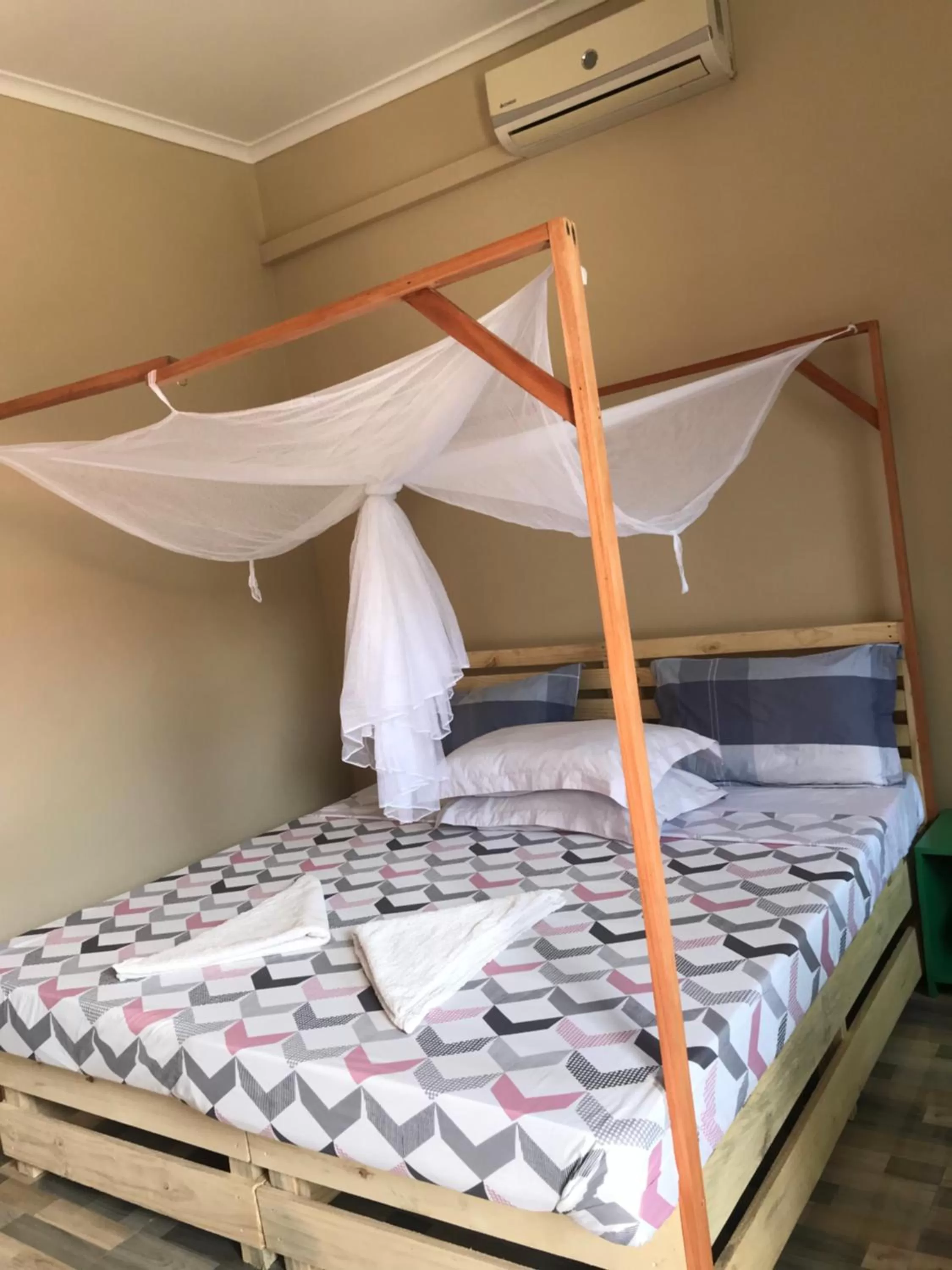 Photo of the whole room, Bed in L&J Modern Backpackers Kinondoni