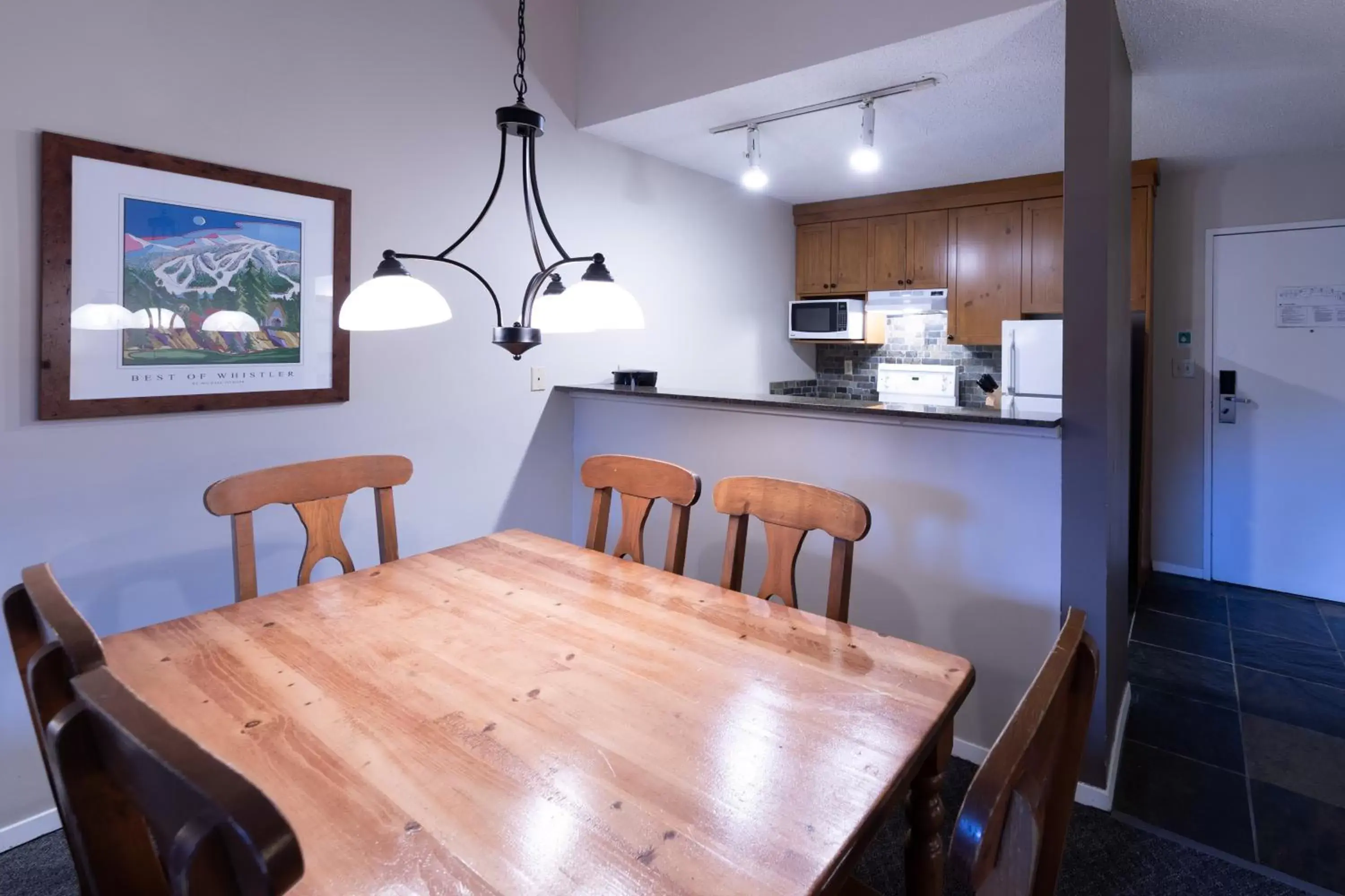 Dining Area in Tantalus Resort Lodge