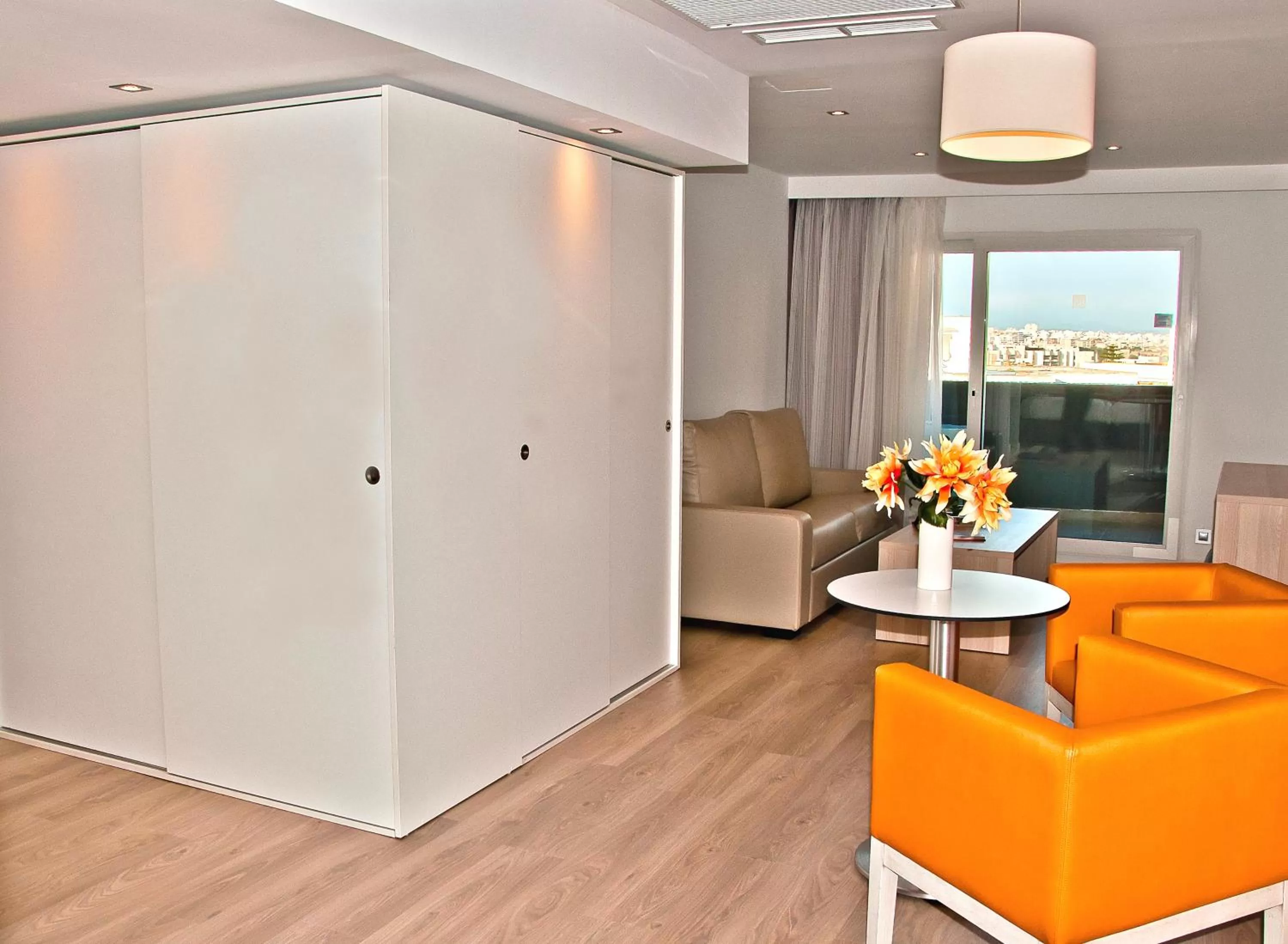 Living room in BQ Augusta Hotel