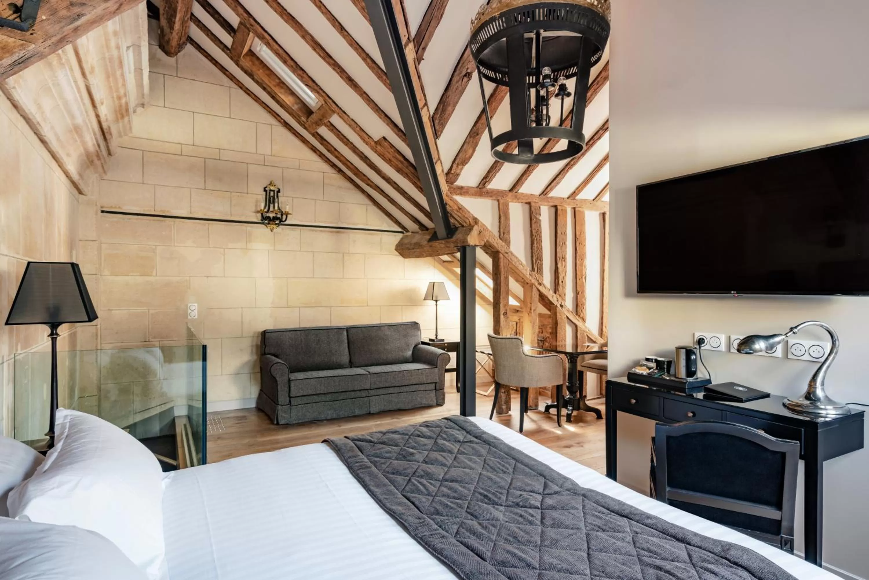 TV and multimedia, Bed in Hôtel Le Presbytère