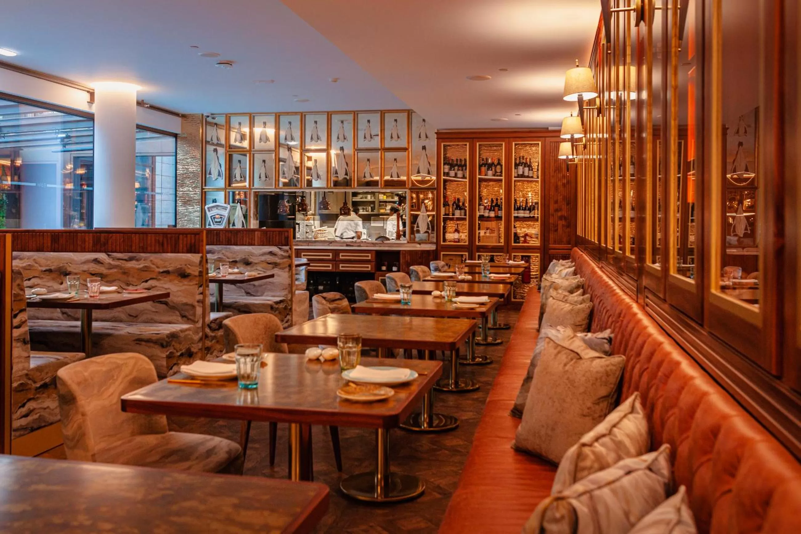 Restaurant/places to eat in Wine & Books Lisboa Hotel