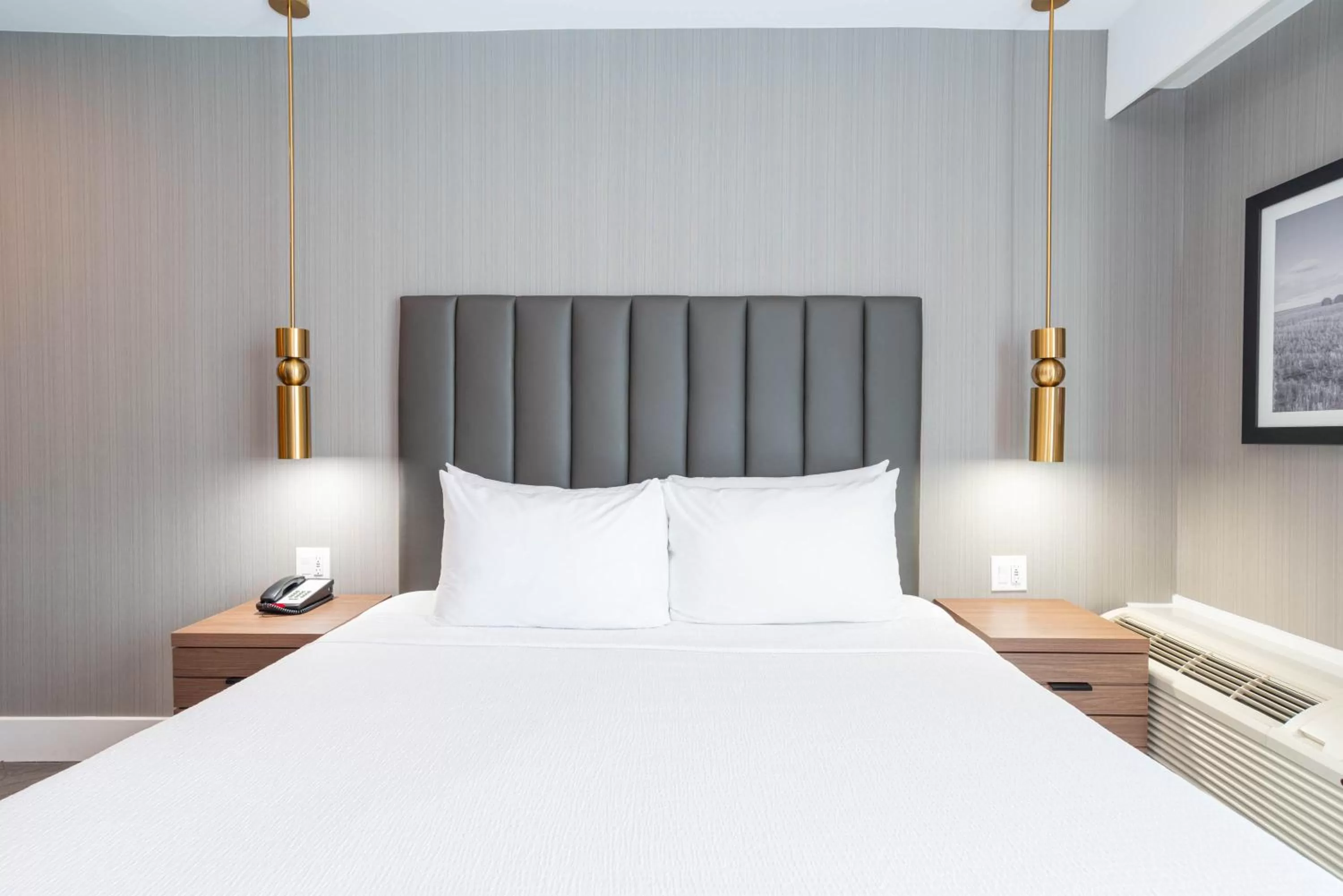 Photo of the whole room, Bed in Sandman Signature Sherwood Park Hotel