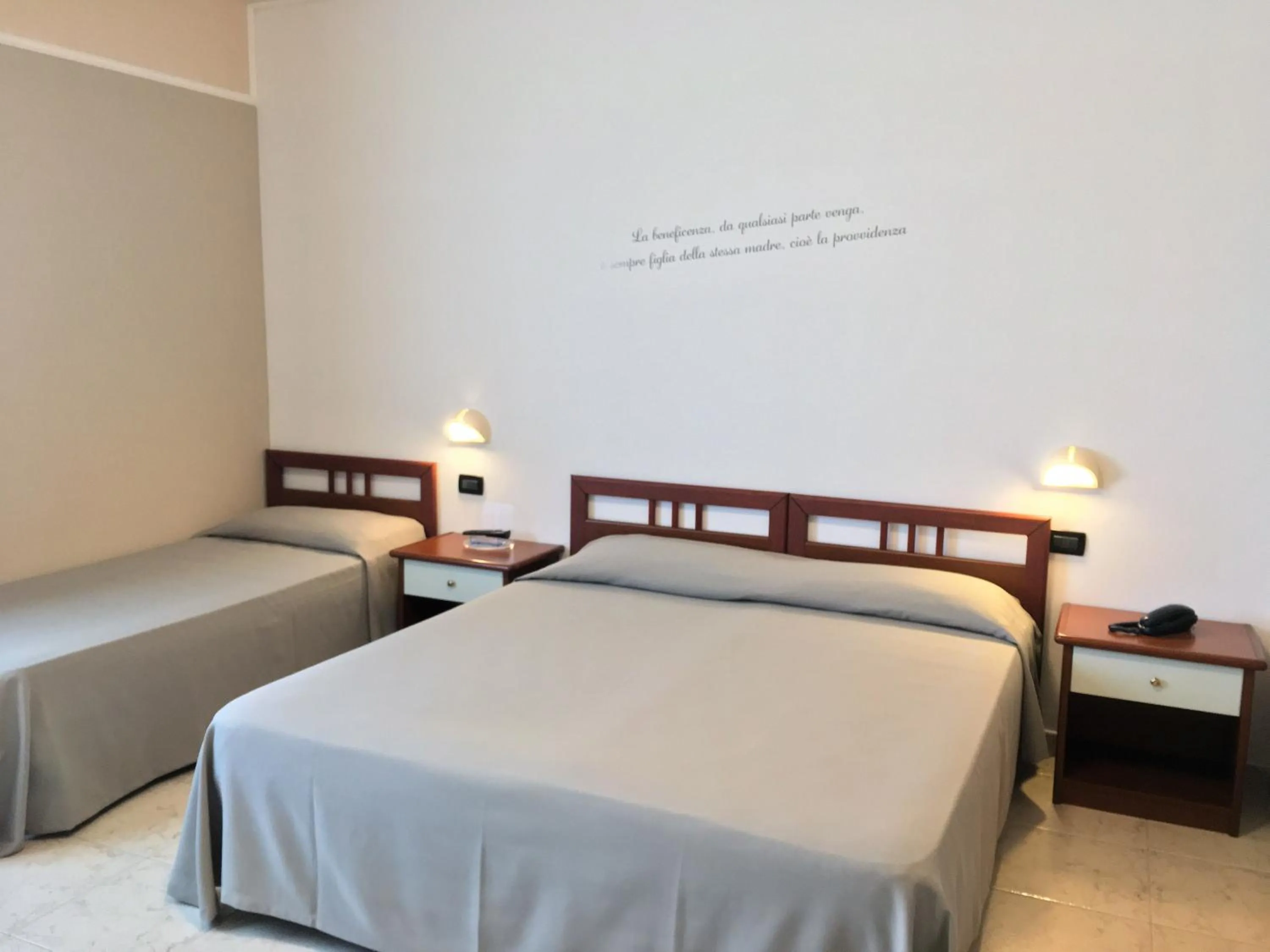 Photo of the whole room in Hotel Euro