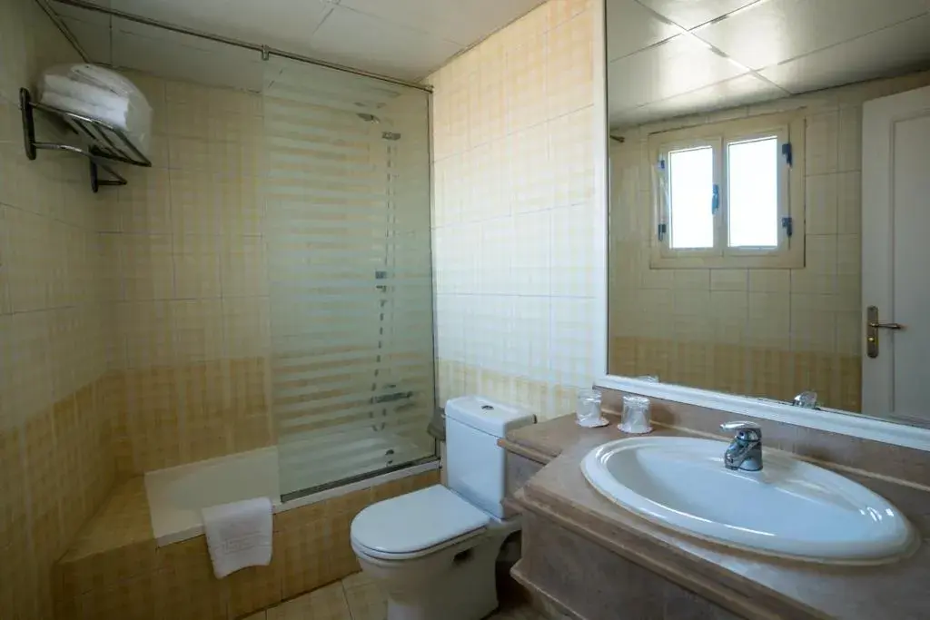 Bathroom in Swiss Inn Nile Hotel