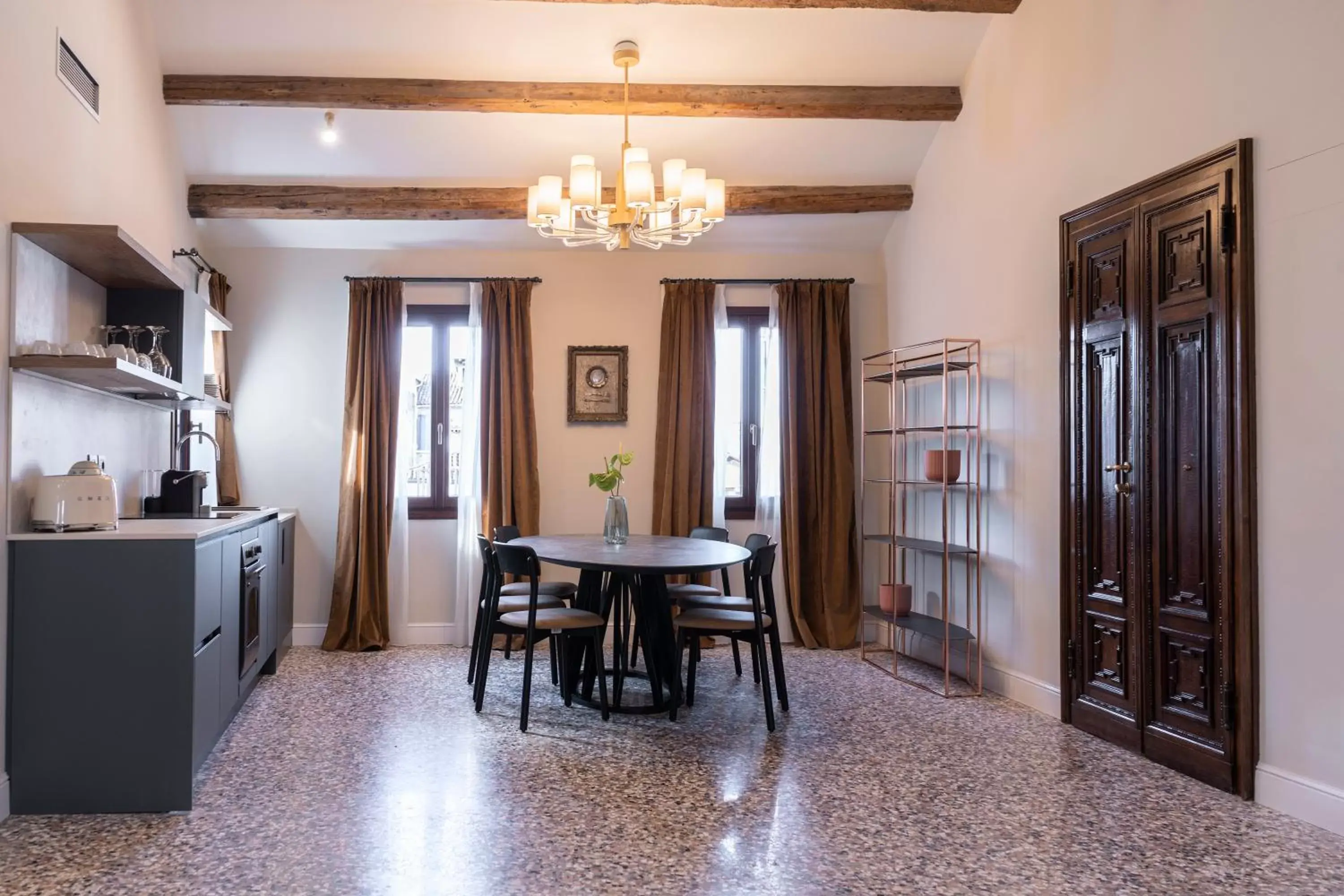 Kitchen or kitchenette, Dining Area in Be Mate Ponte di Rialto