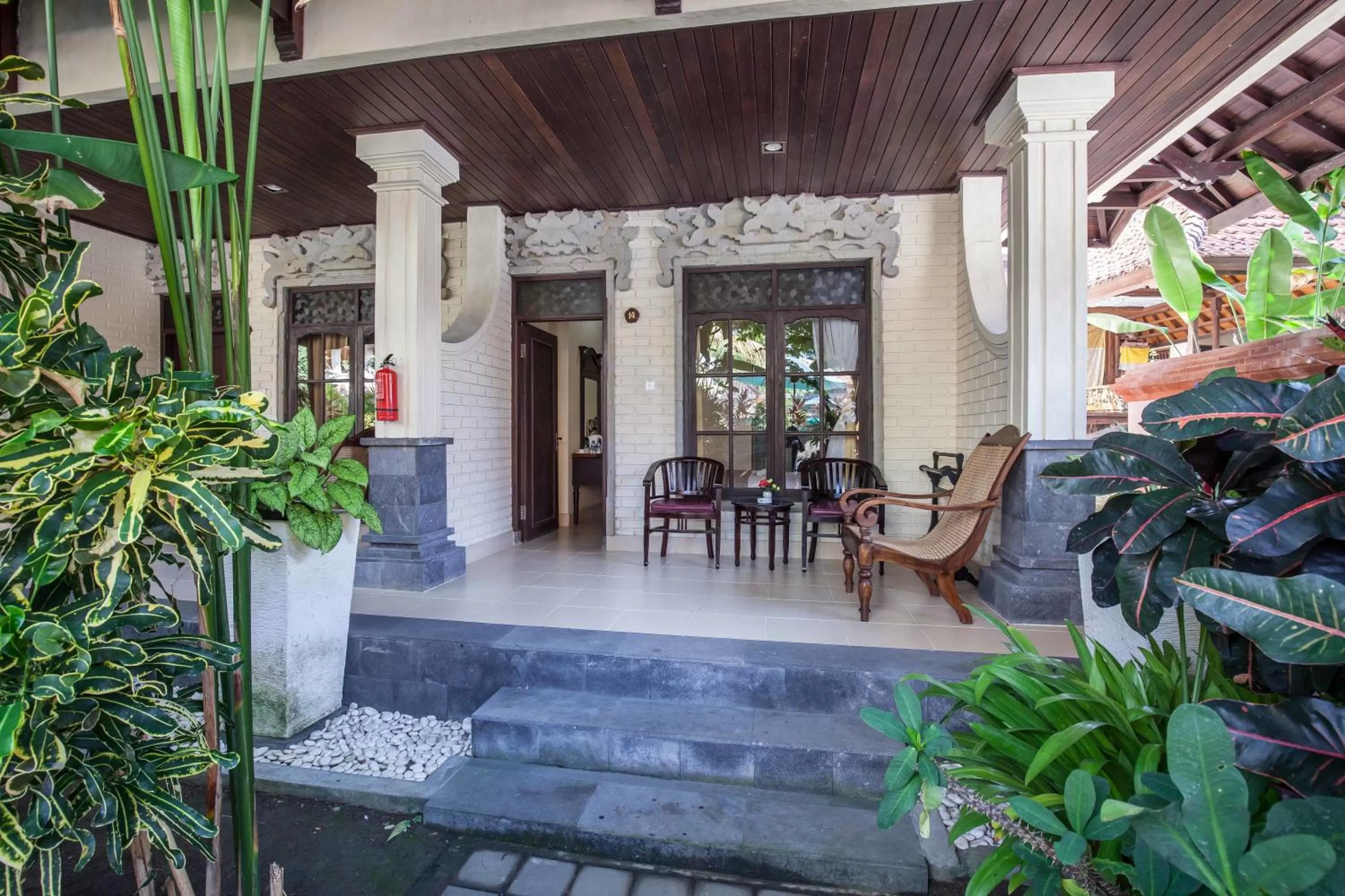 Garden in Vila Shanti Beach Front Hotel Sanur