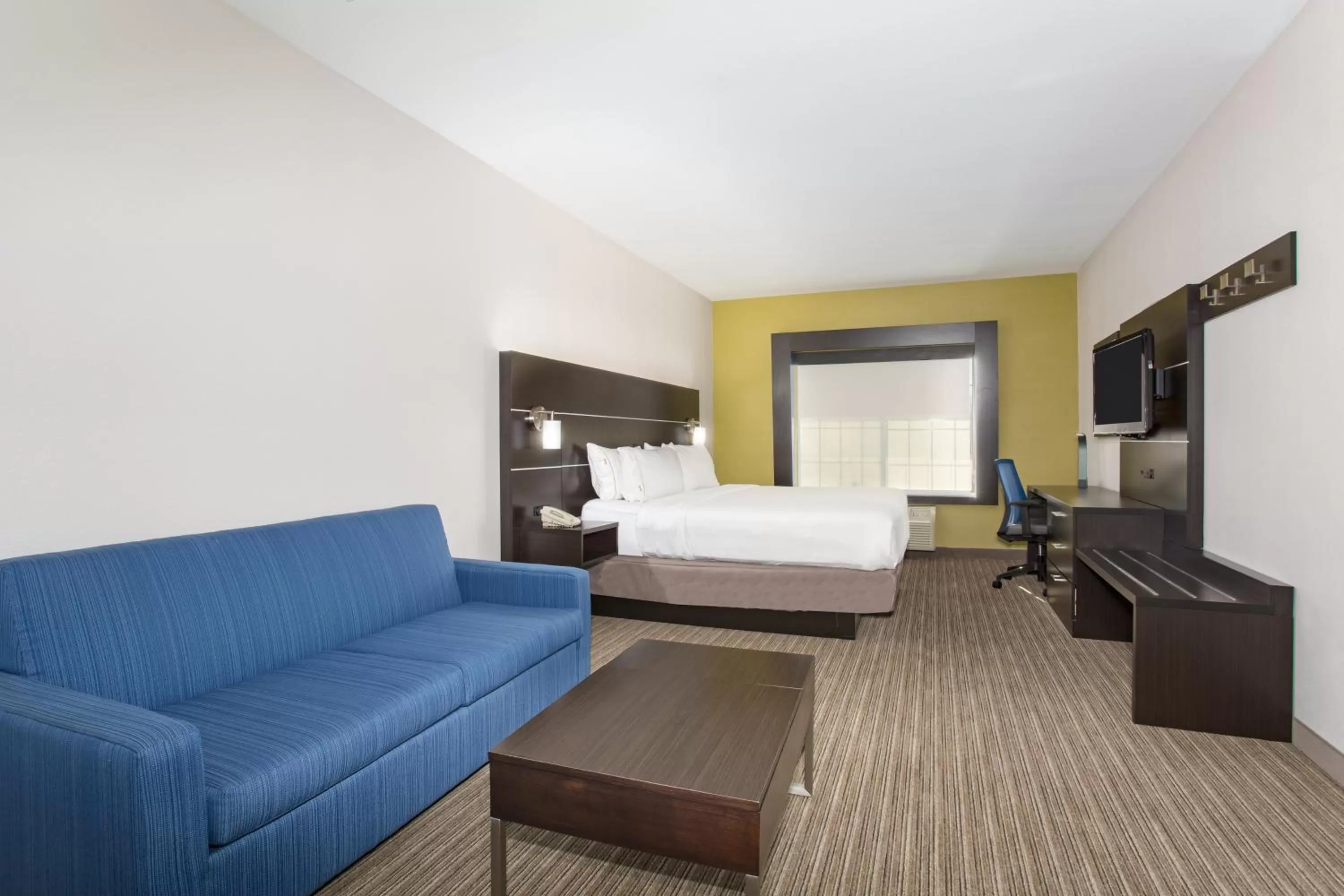 Photo of the whole room, Bed in Holiday Inn Express & Suites Ft Collins by IHG