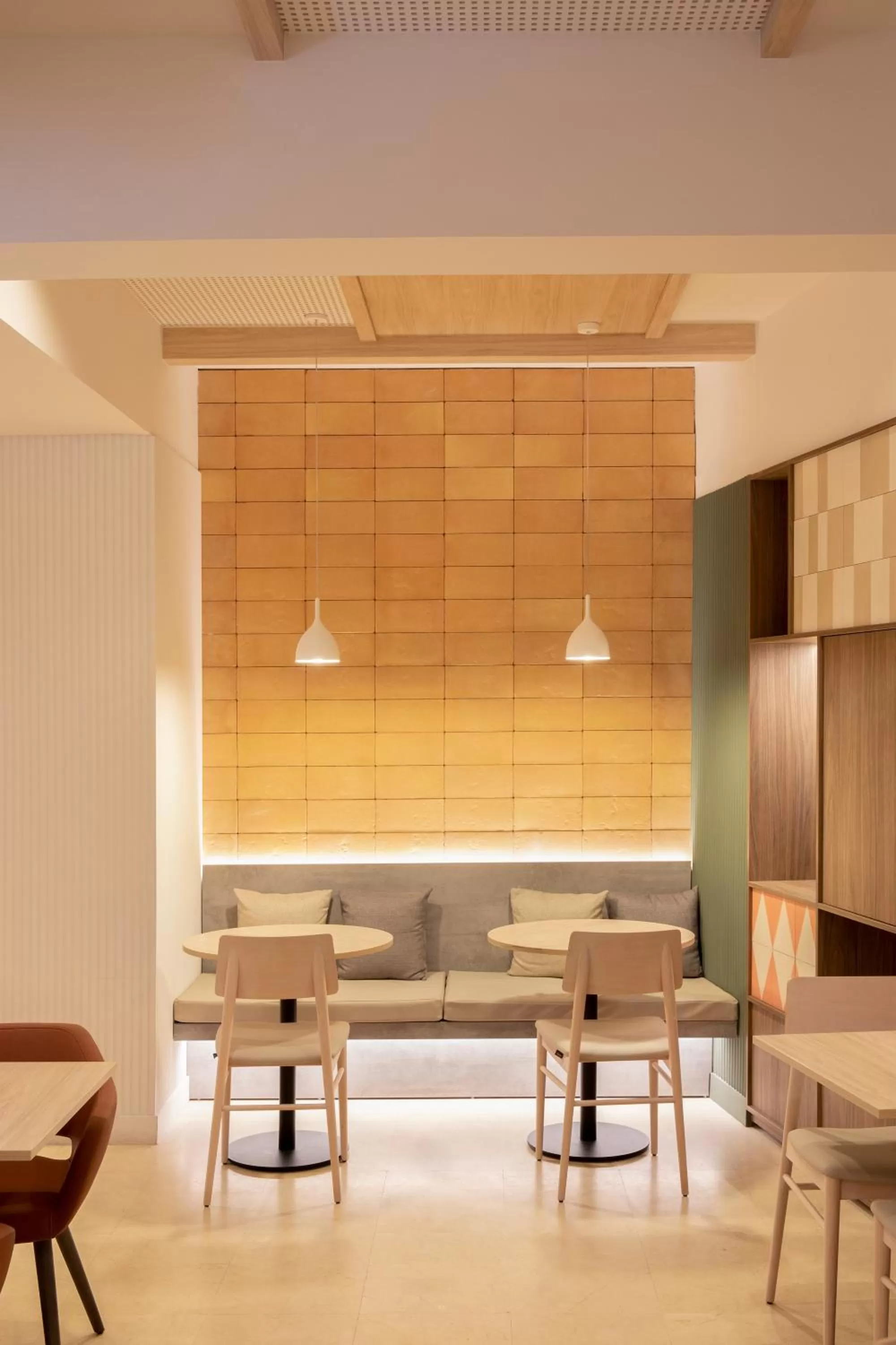 Restaurant/places to eat in Grupotel Gravina