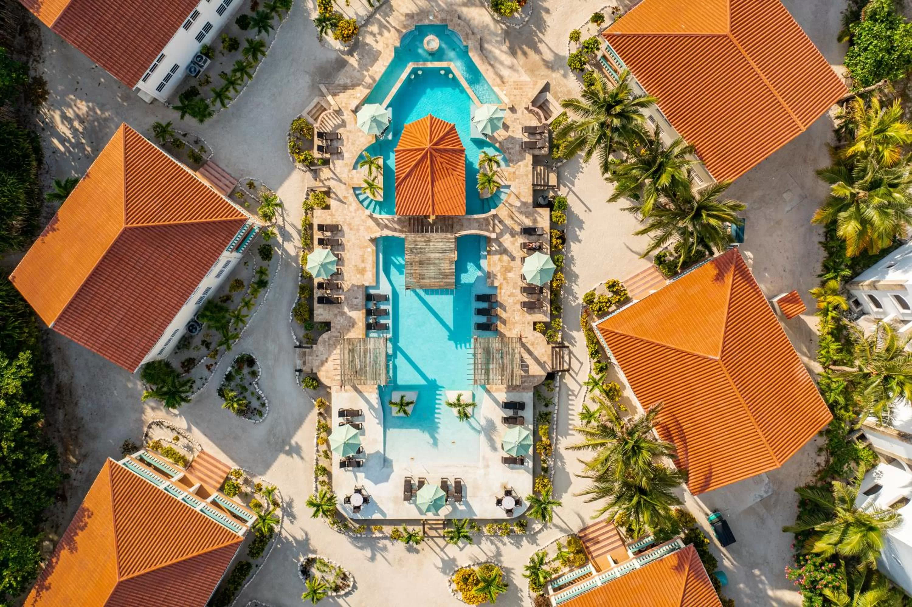 Swimming pool in Belizean Shores Resort