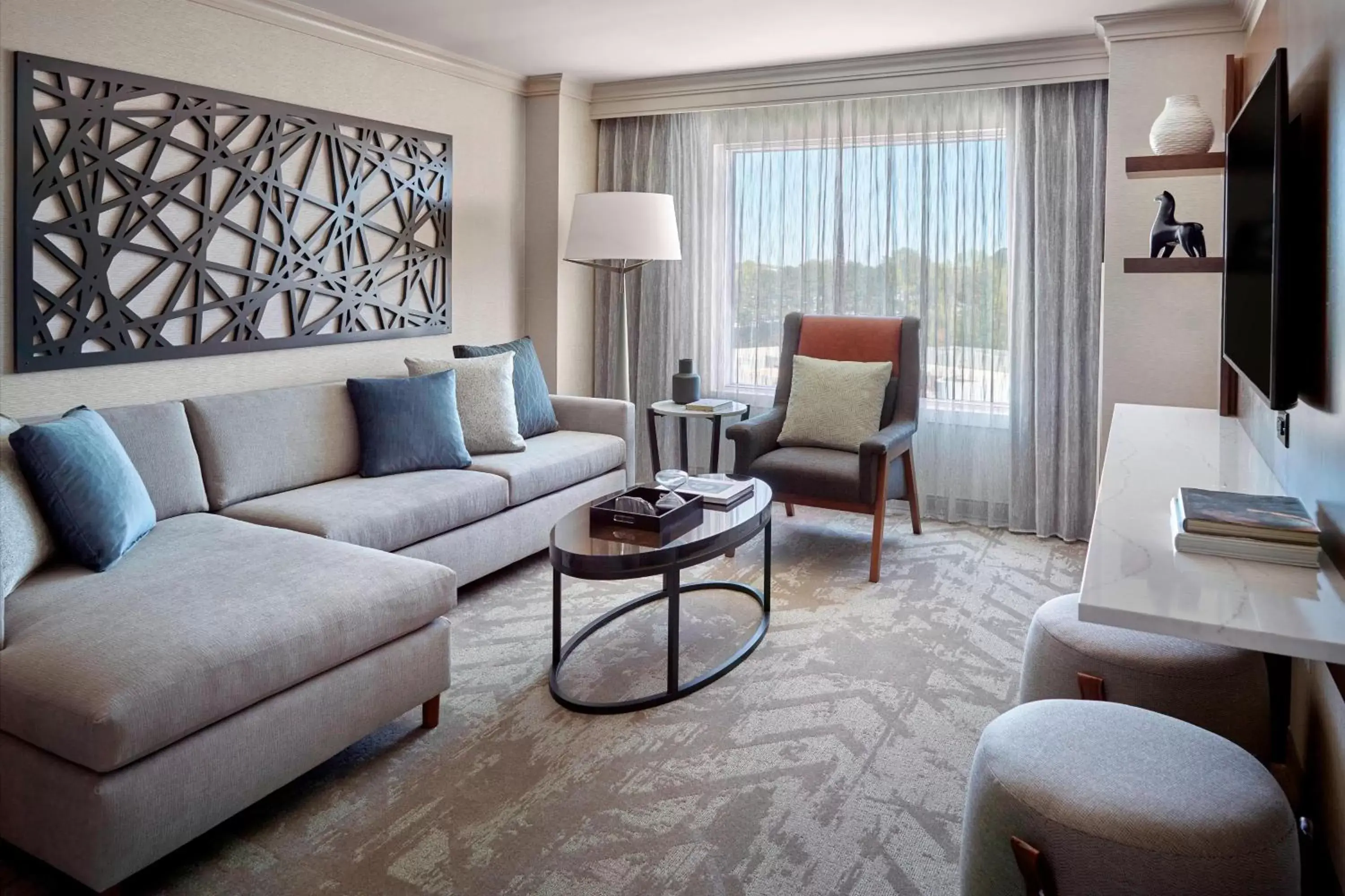 Living room, Seating Area in Atlanta Airport Marriott Gateway