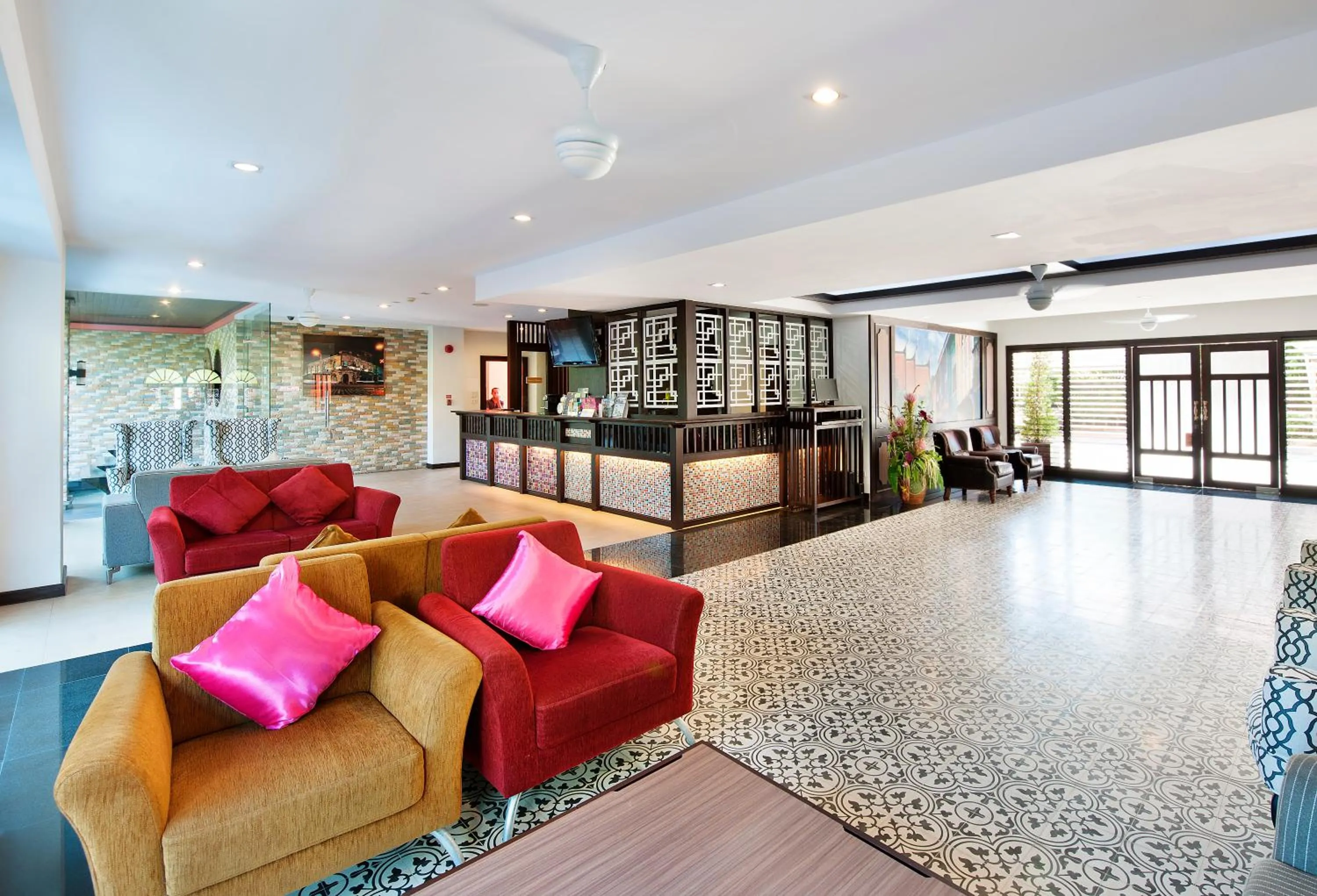 Lobby or reception in Ratana Hotel Chalong