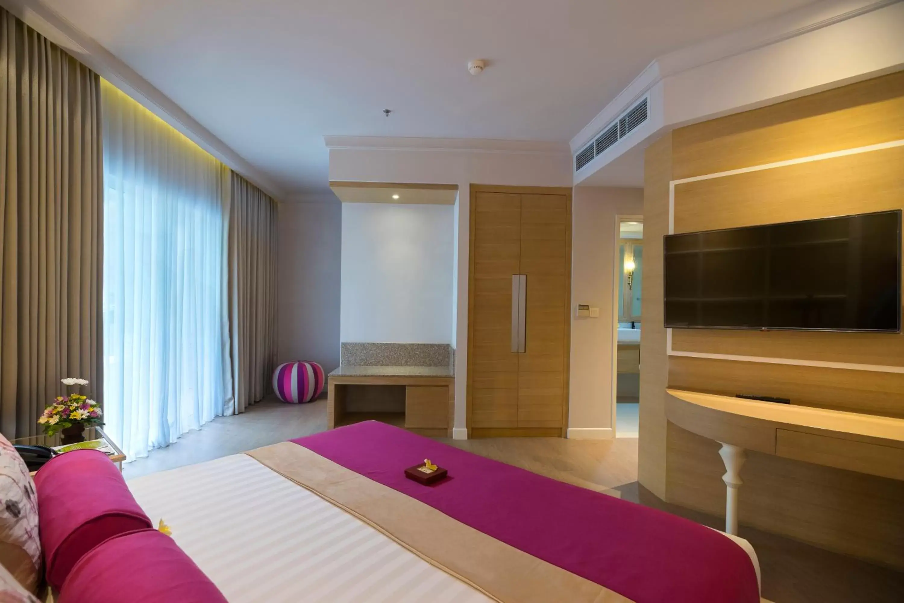 Bedroom, TV/Entertainment Center in Grand Mirage Resort & Thalasso Bali