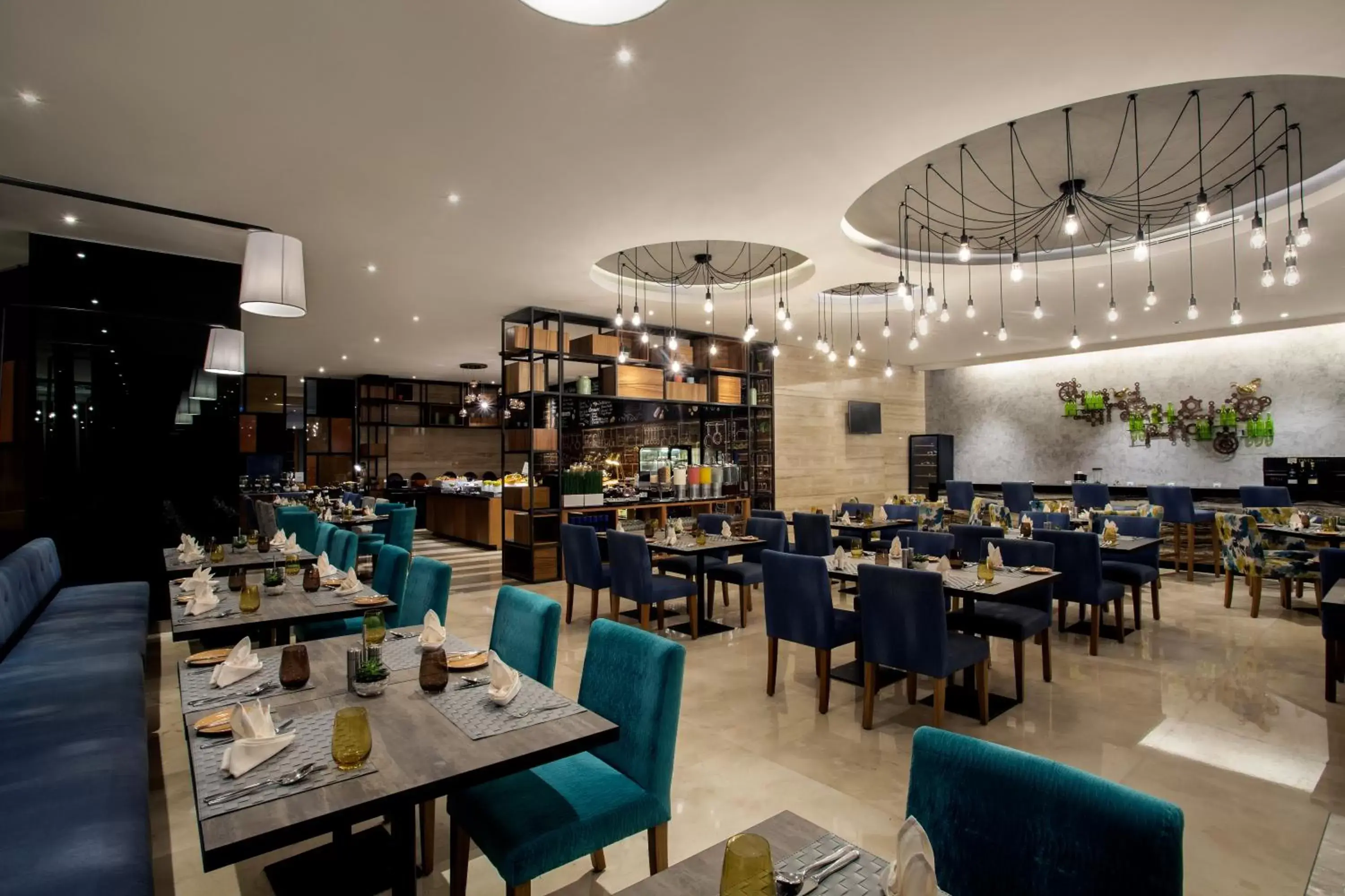 Restaurant/Places to Eat in Mercure Jakarta Cikini