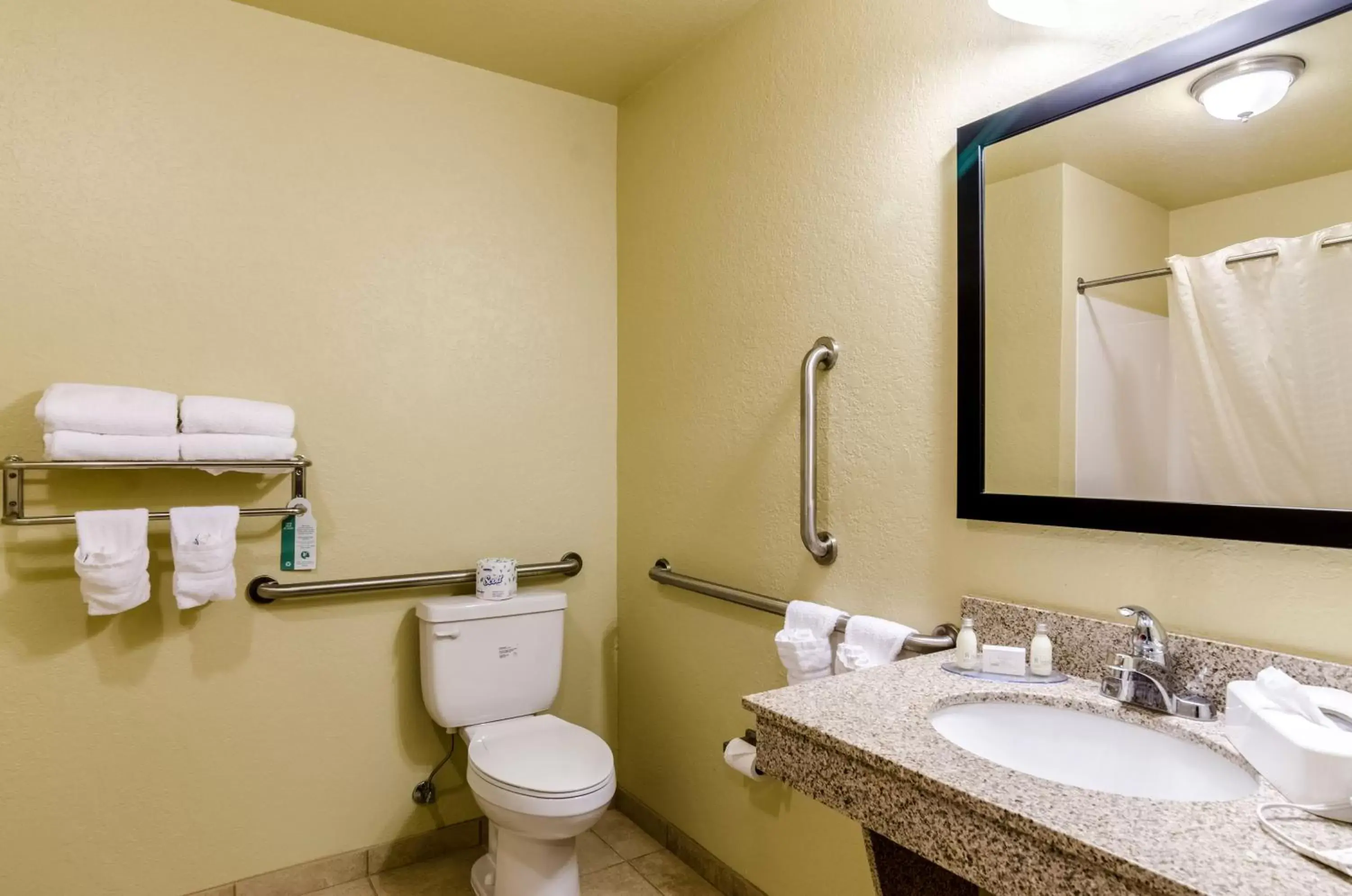 Toilet, Bathroom in Cobblestone Inn & Suites Cambridge