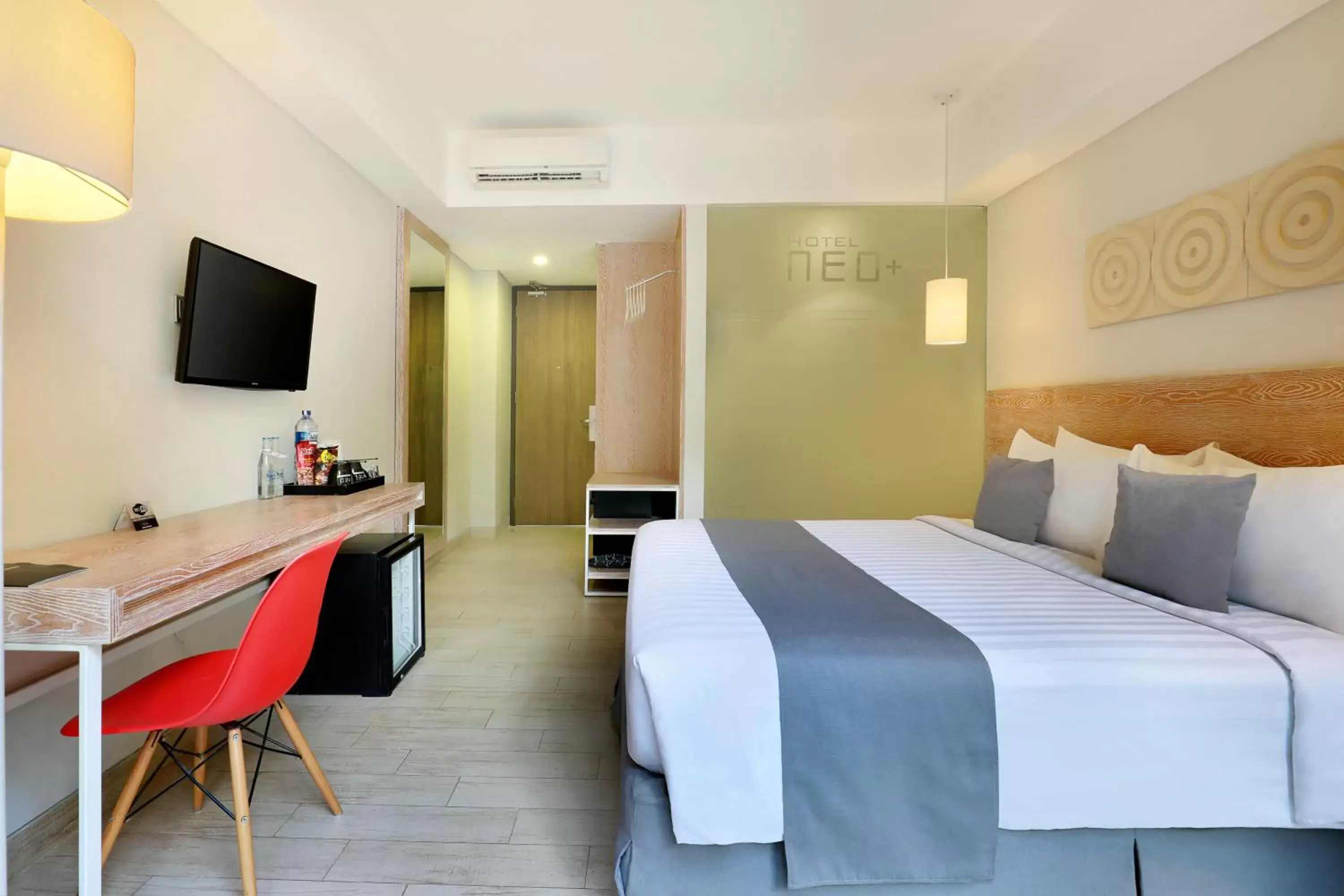 Photo of the whole room, Bed in Hotel NEO+ Kuta Legian by ASTON Photo of the whole room, Bed in Hotel NEO+ Kuta Legian by ASTON