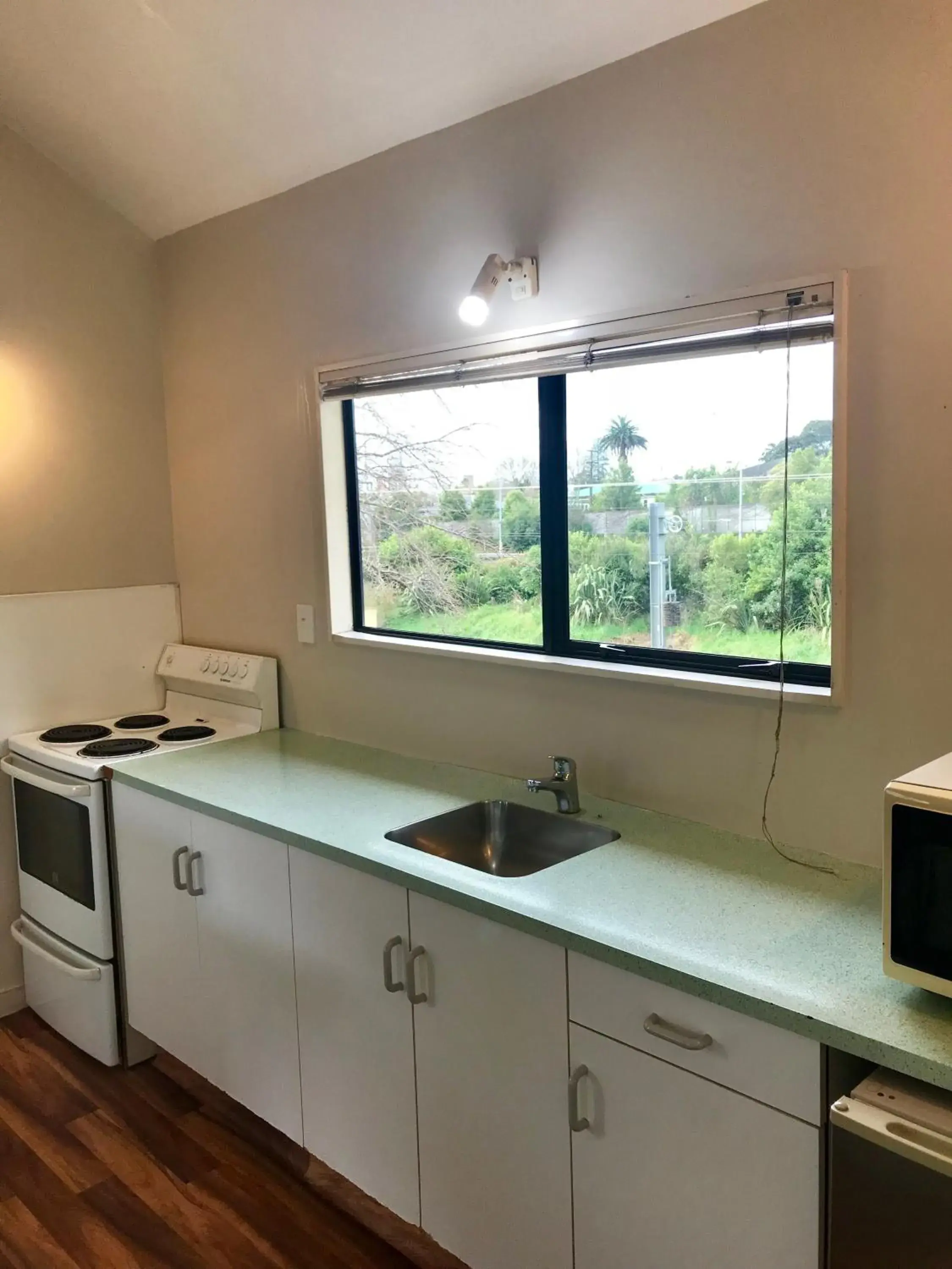 Kitchen or kitchenette, Kitchen/Kitchenette in Rayland Epsom Motel