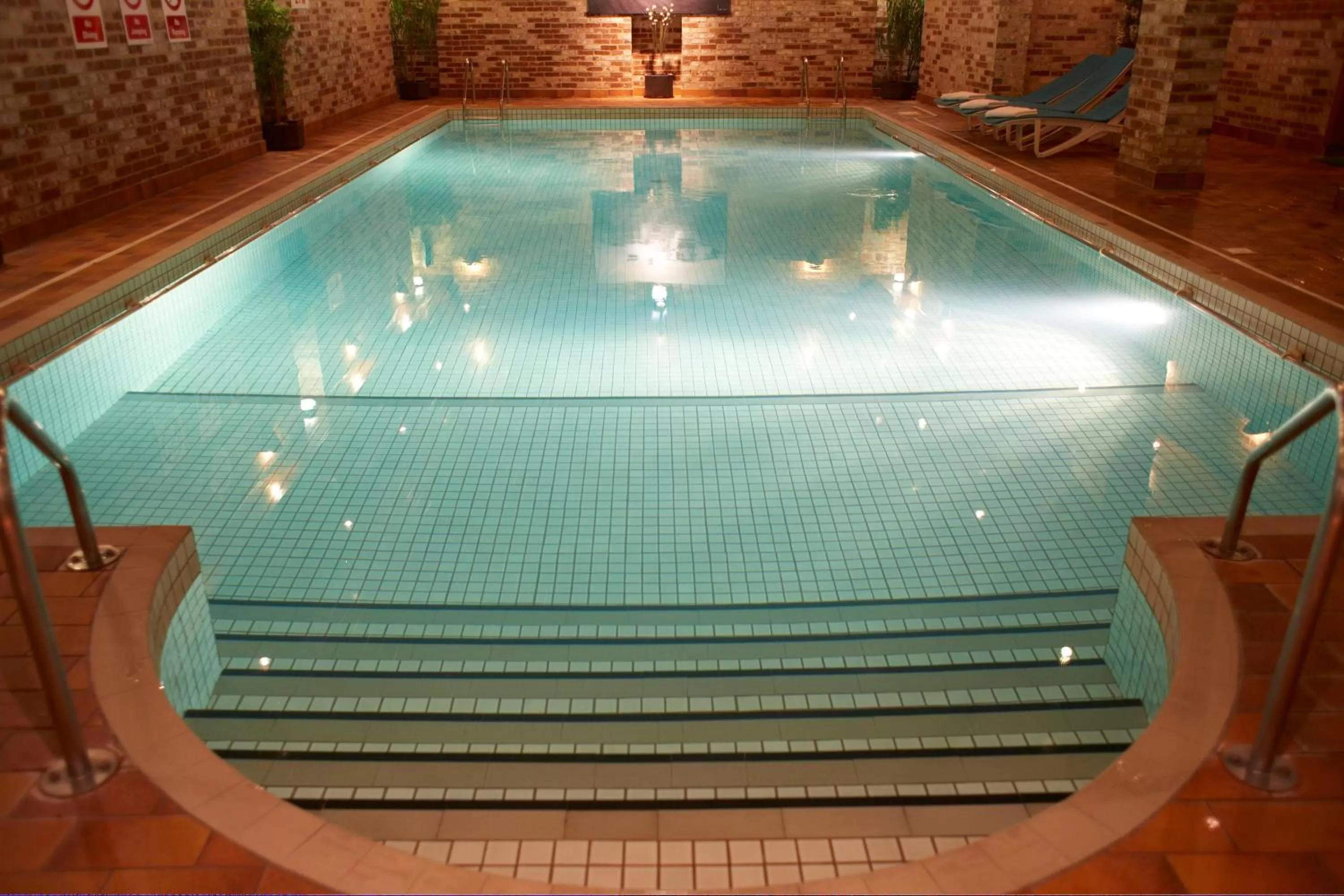 Swimming pool in Flackley Ash Country House Hotel